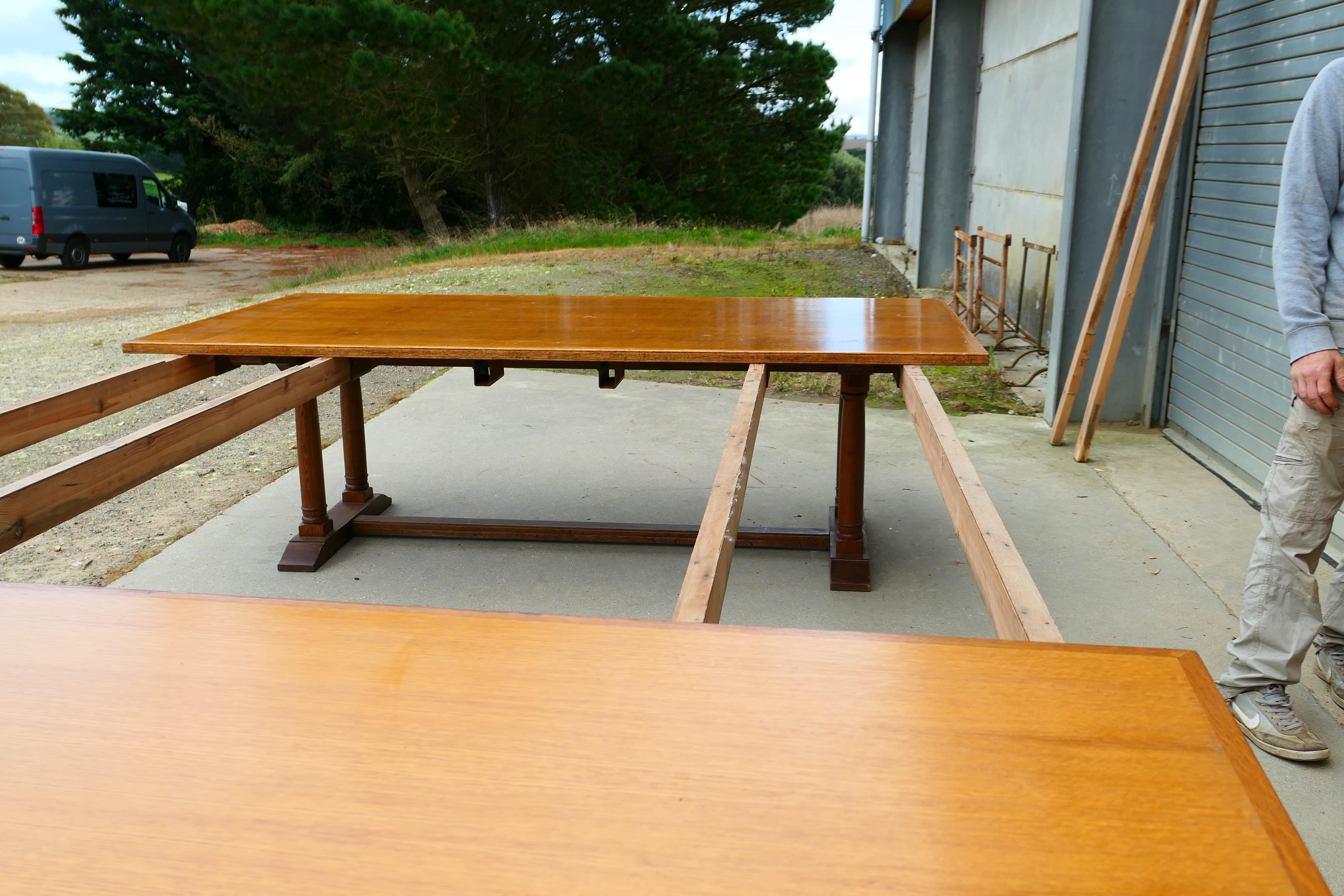 Table de billard 30 Seater Oak, table de salle de jeux Arts & Crafts en vente 3