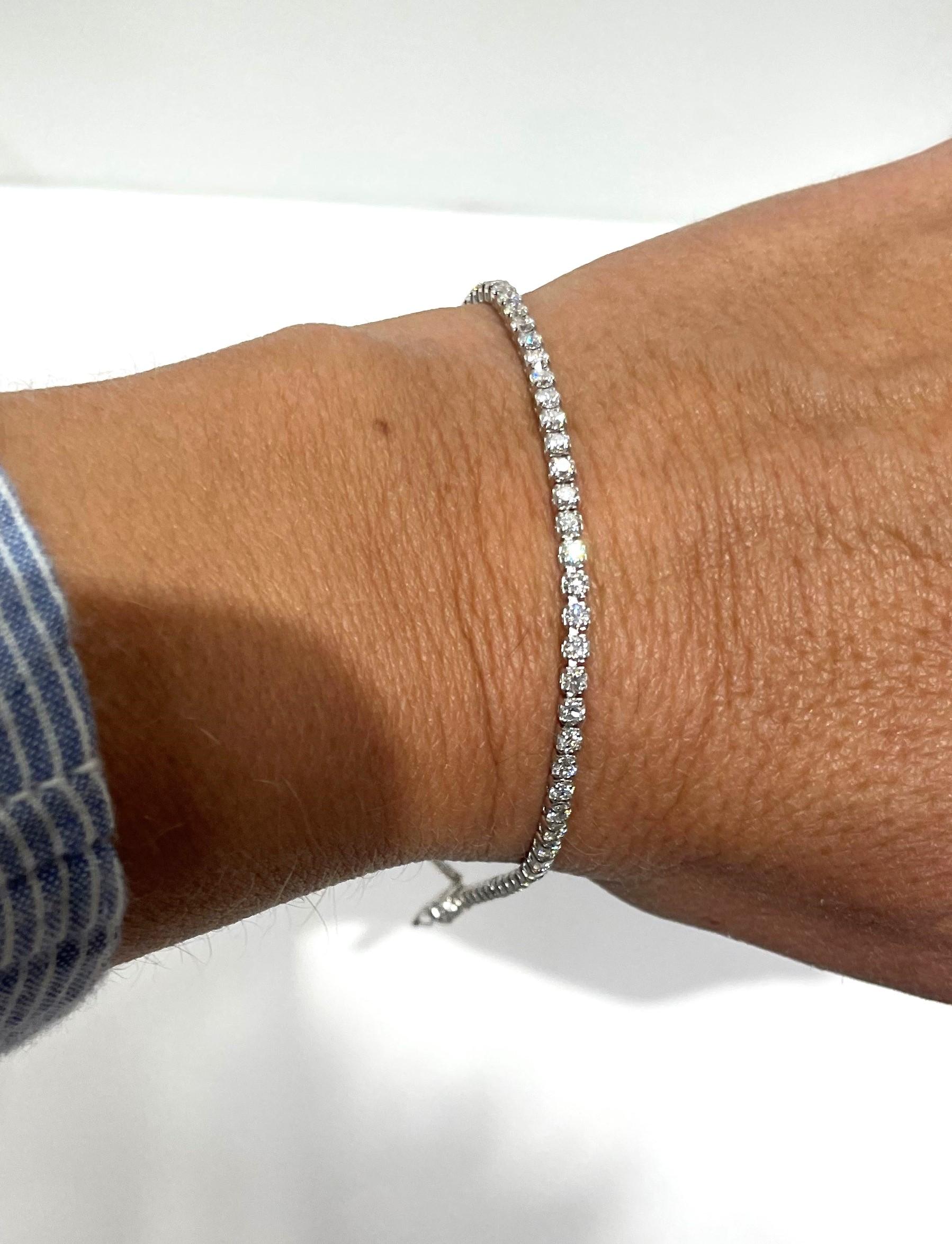 Bracelet tennis avec diamants de 3,0 carats en vente 2