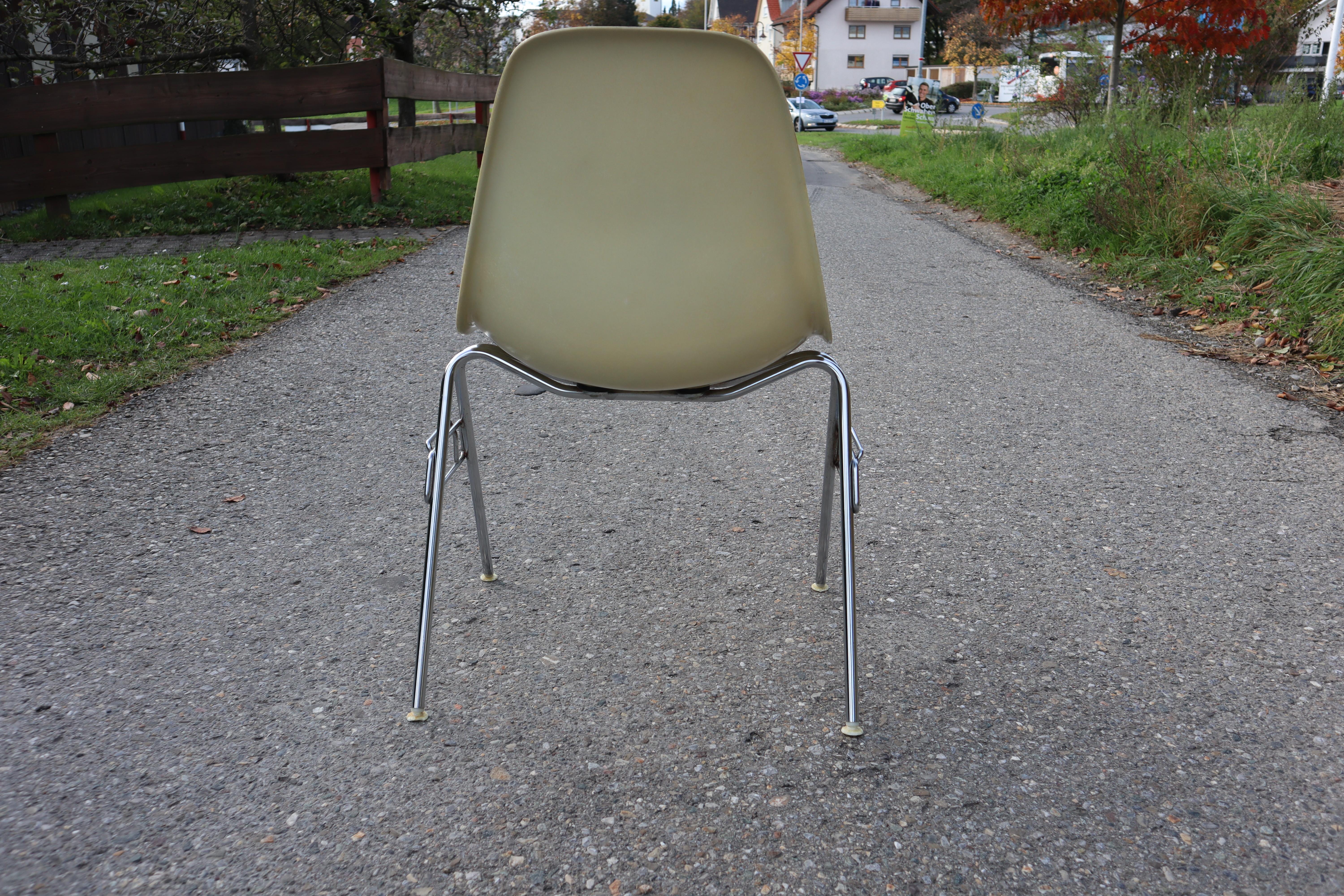 Mid-Century Modern 30 Vintage DSS Eames Fiberglass Stacking Side Chairs for Herman Miller