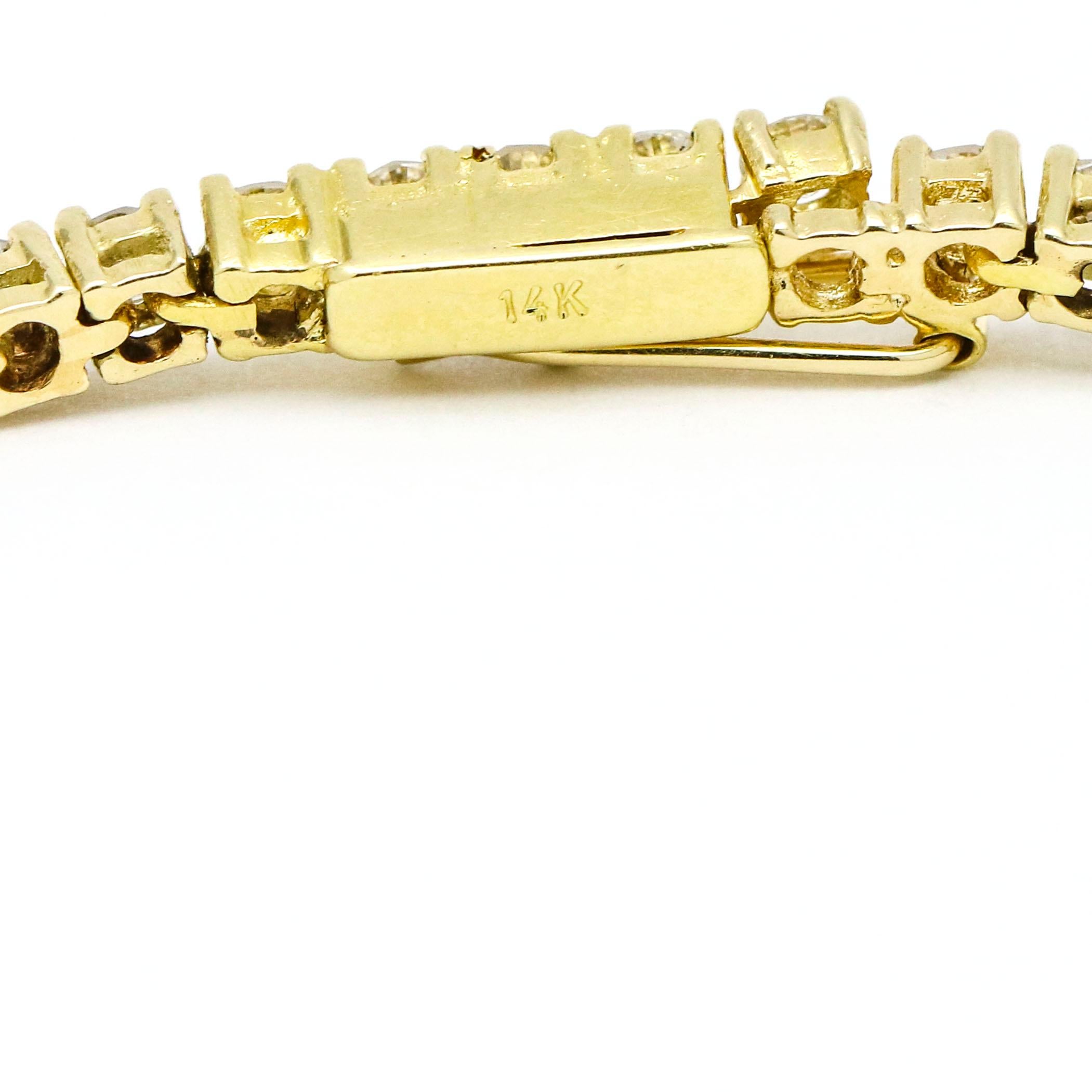 Contemporary 3.00 Carat 14 Karat Yellow Gold Diamond Tennis Bracelet For Sale