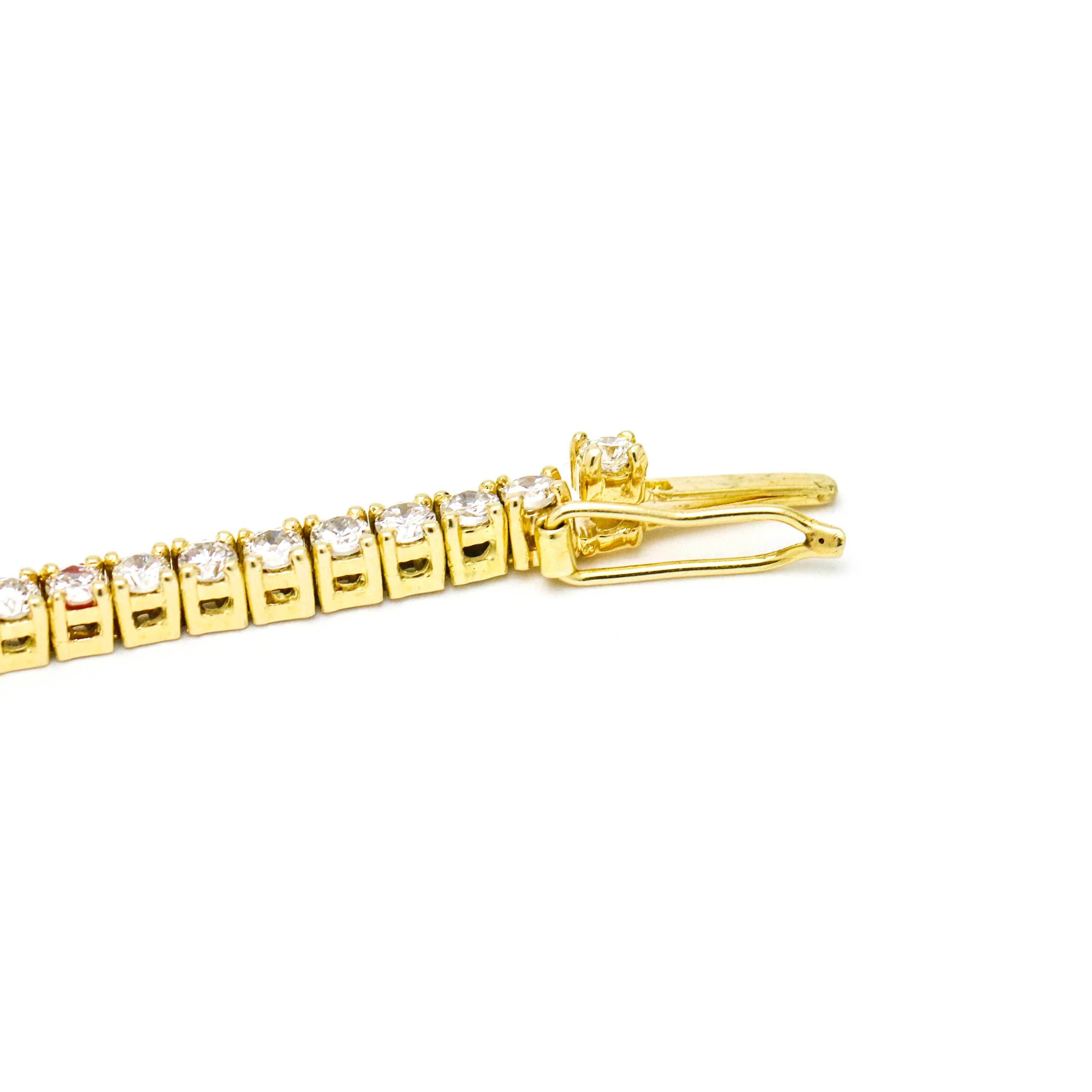 Women's 3.00 Carat 14 Karat Yellow Gold Diamond Tennis Bracelet For Sale