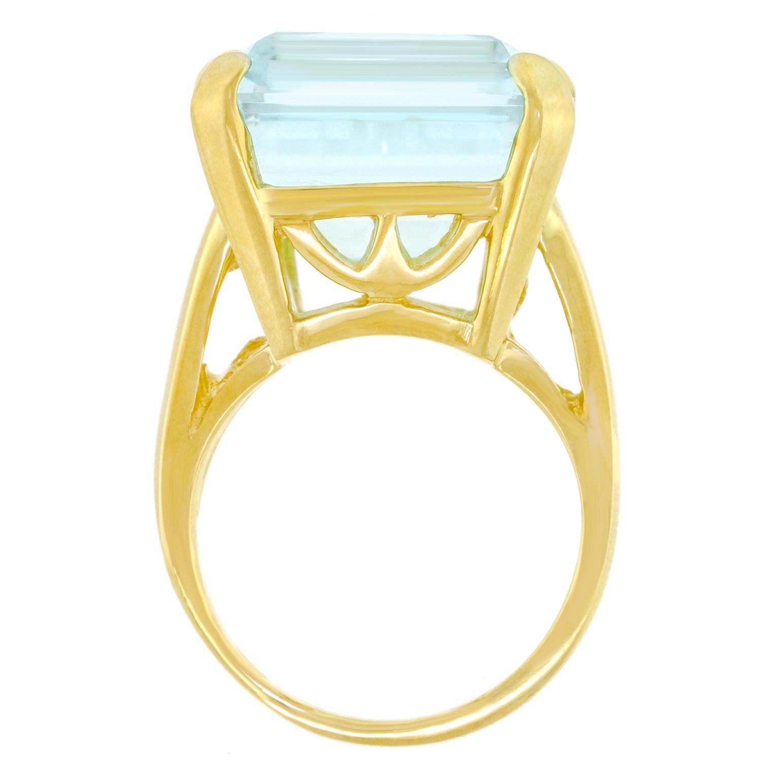 30.0-Carat Aquamarine Ring For Sale 5
