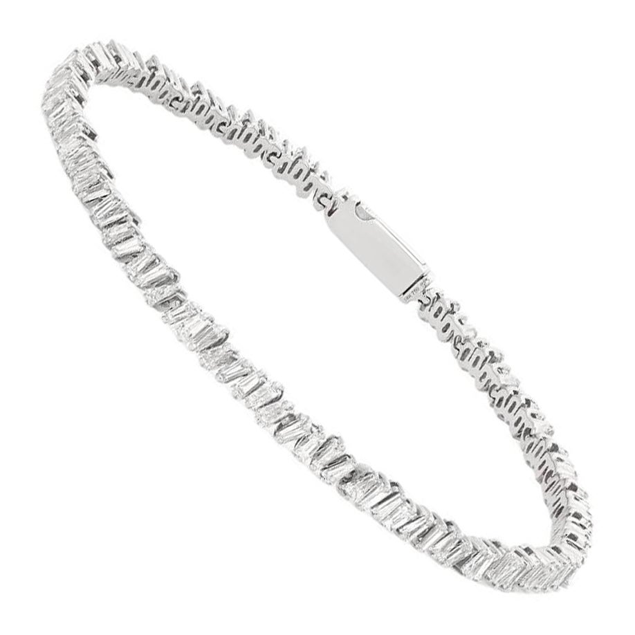 Bracelet tennis en or blanc 18 carats avec diamants taille baguette de 3,00 carats en vente