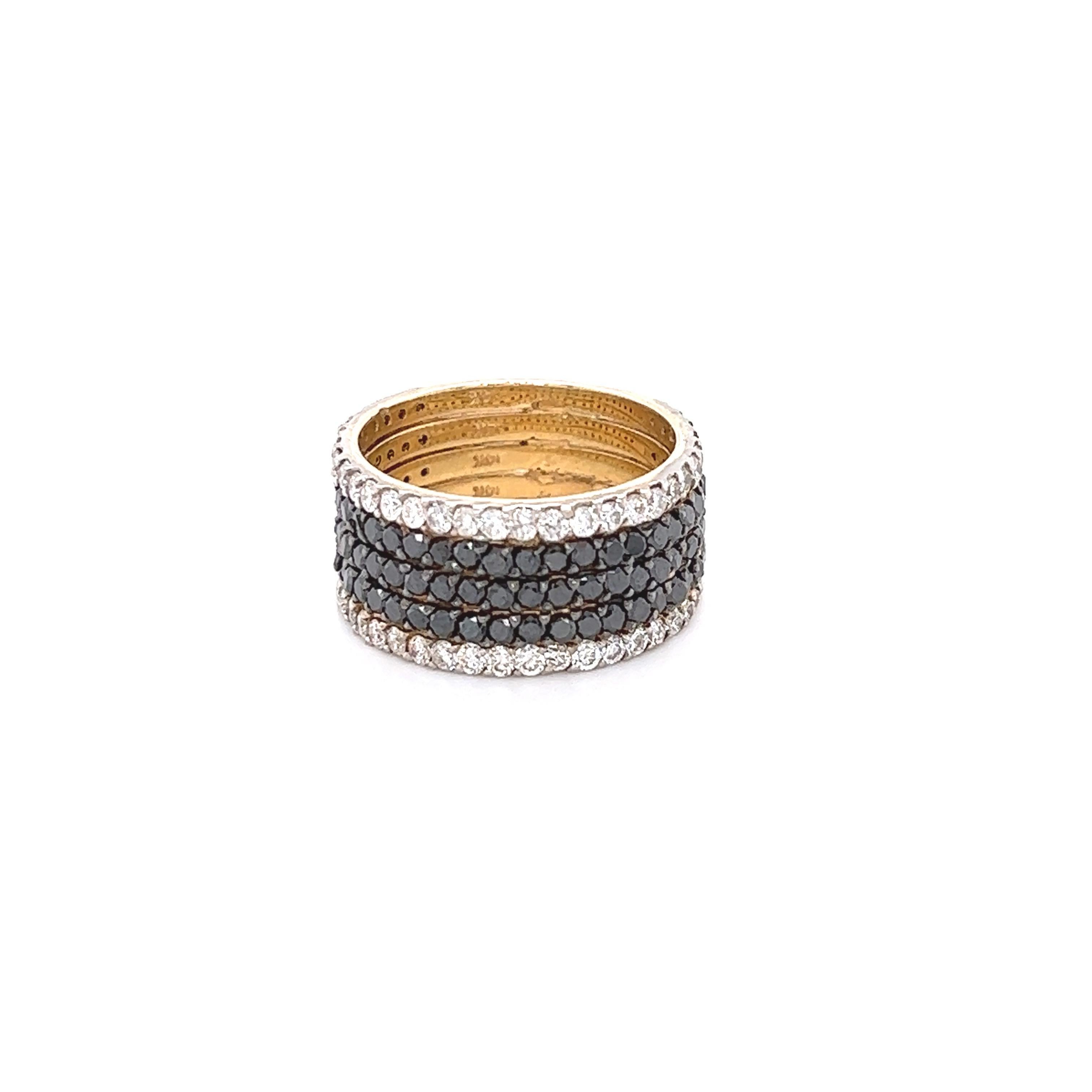 3.00 Carat Black Diamond White Diamond Yellow Gold Band In New Condition For Sale In Los Angeles, CA