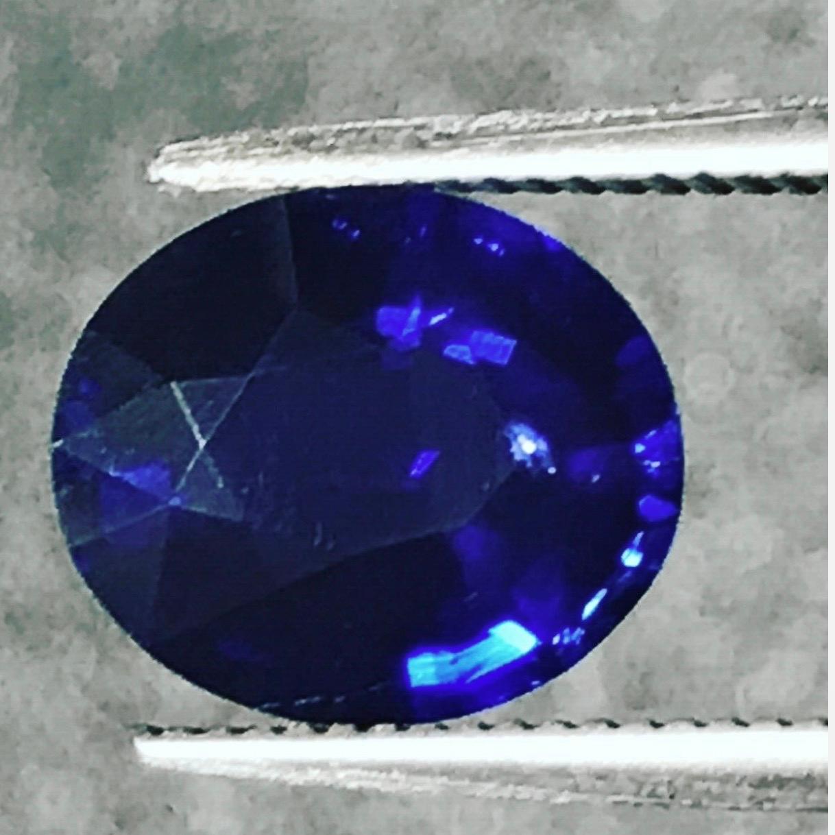 3.00 Carat Blue Natural Sapphire and Diamond Ring 18K Gold For Sale 2