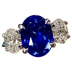 3.00 Carat Blue Natural Sapphire and Diamond Ring 18K Gold
