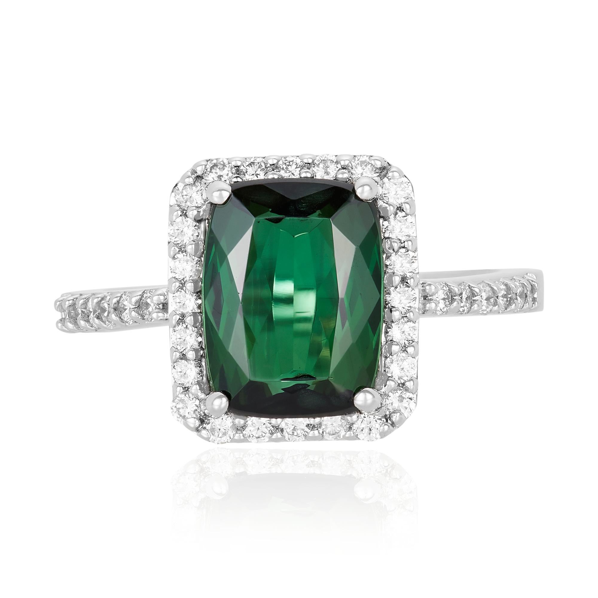 Anillo de oro blanco de 18 quilates con turmalina verde en cojín de 3,00 quilates y diamantes Contemporáneo en venta