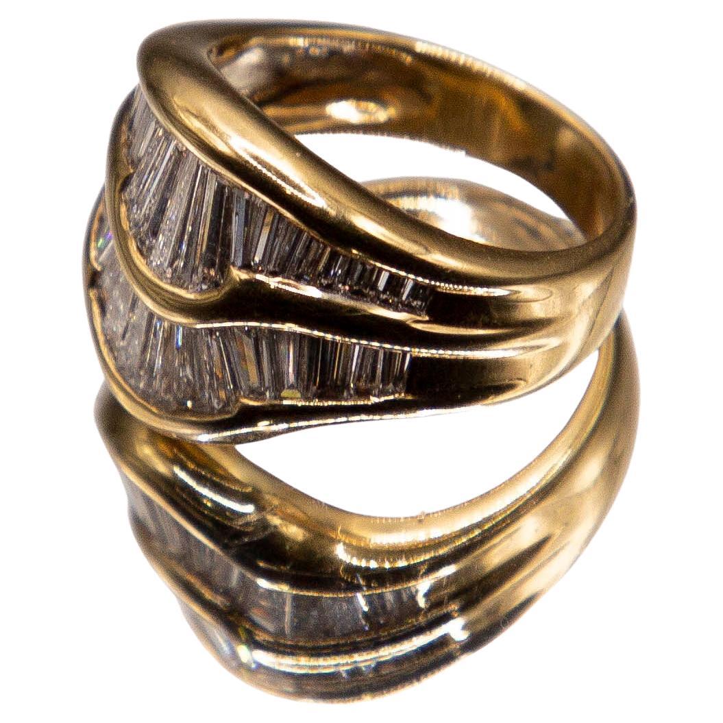 3.00 Carat Diamond 18k Yellow Gold Ring, French, Cut  F VVS1 Baguettes (Moderne) im Angebot
