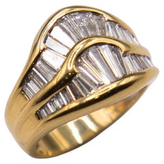 3.00 Carat Diamond 18k Yellow Gold Ring, French, Cut  F VVS1 Baguettes