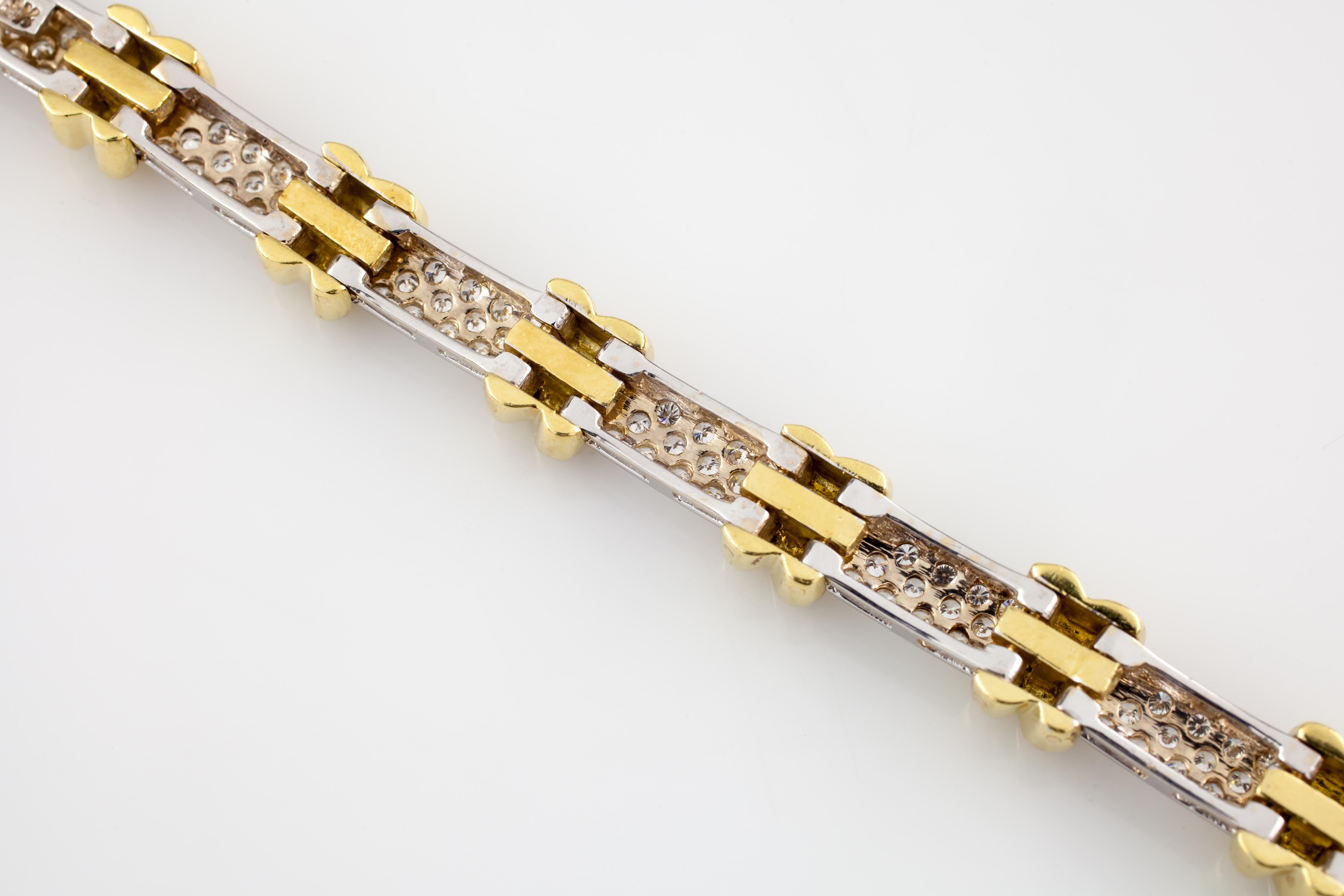 3.00 Carat Diamond Knot Station 18 Karat White and Yellow Gold 2-Tone Bracelet im Angebot 1
