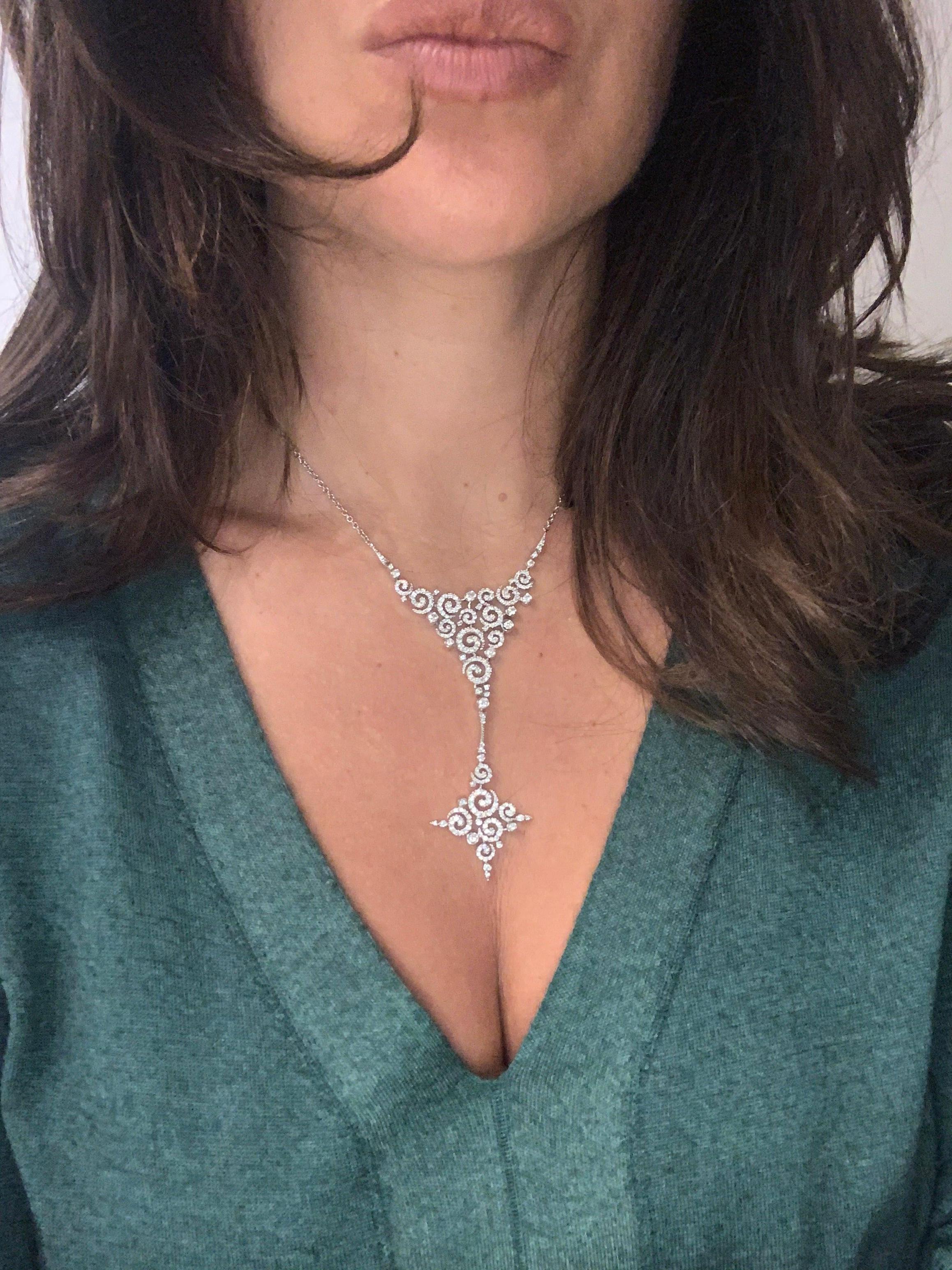 Zeitgenössische 3,00 Karat Diamant-Halskette Stefan Hafner mit großem Wirbel Damen im Angebot