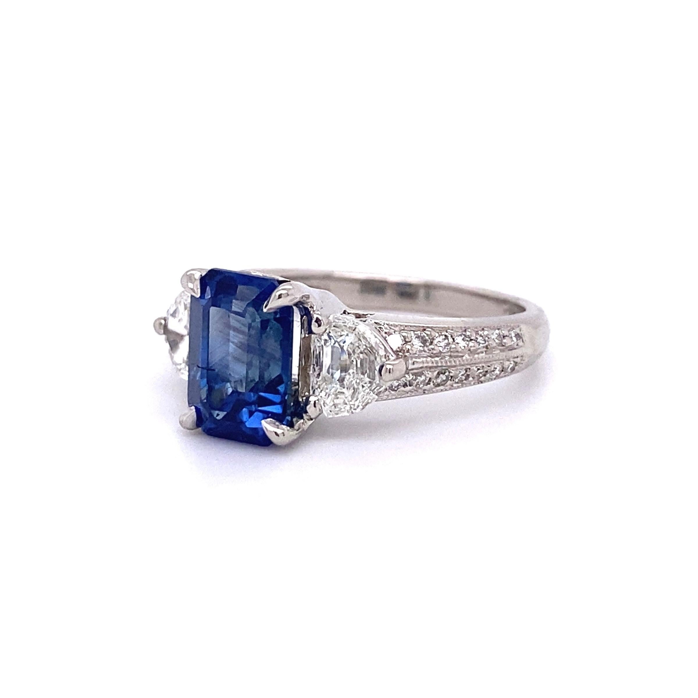 3.00 Carat Emerald Cut Sapphire and Diamond Platinum Ring Estate Fine Jewelry For Sale 1