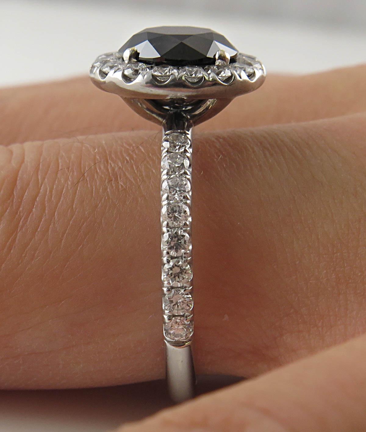 Bague de fiançailles de mariage en or blanc avec diamant rond de 3,00 carats de couleur noire EGL, États-Unis en vente 10