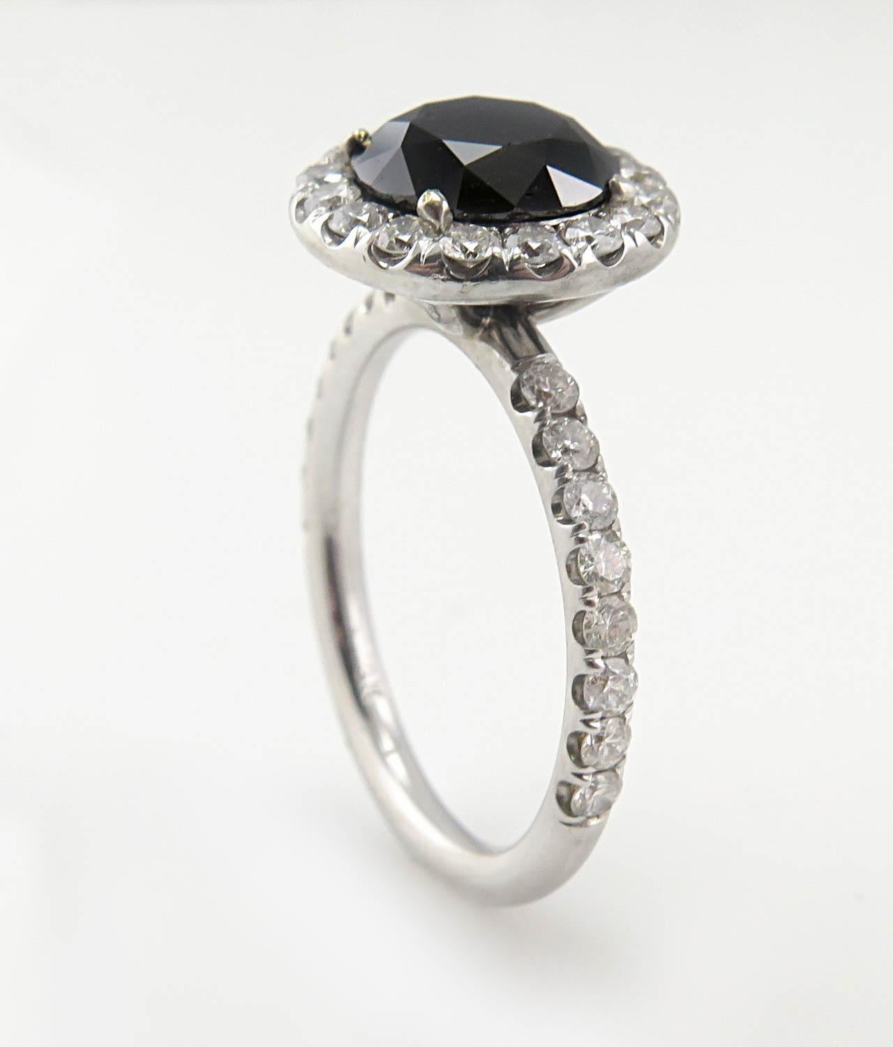 Bague de fiançailles de mariage en or blanc avec diamant rond de 3,00 carats de couleur noire EGL, États-Unis en vente 1
