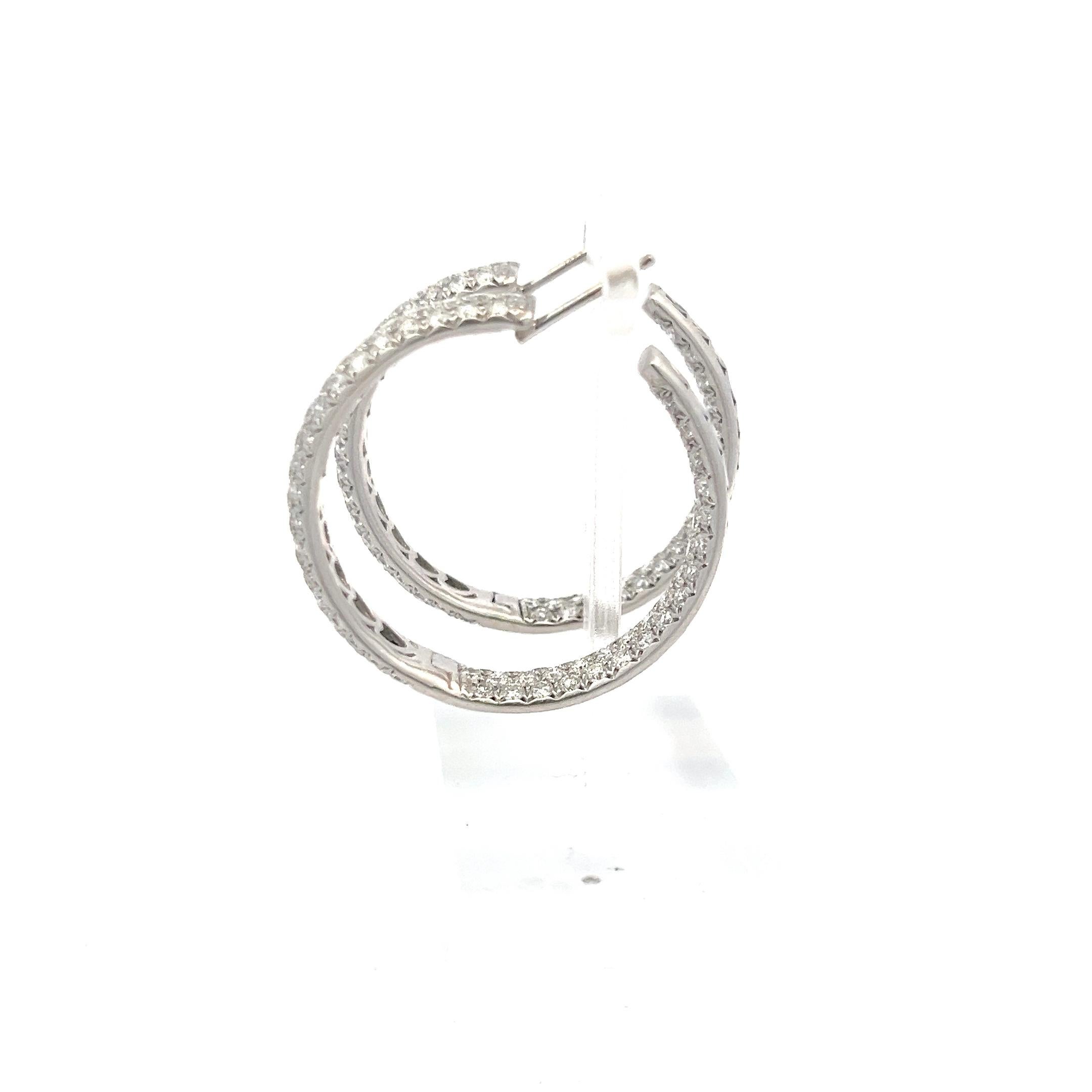 Orecchini a cerchio in oro bianco 18 carati con diamante 3,00 G VS2 In condizioni buone in vendita a New York, NY