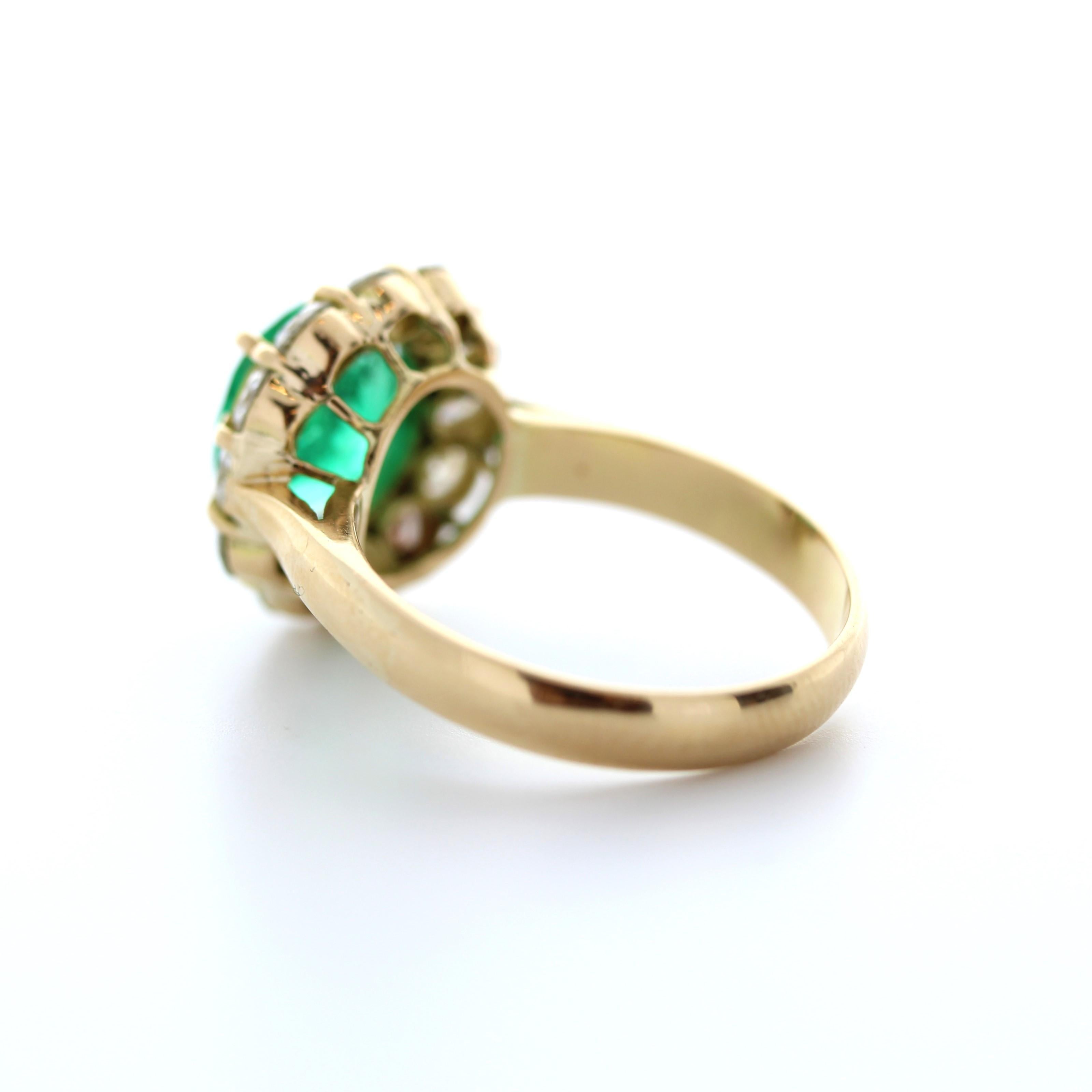 Cushion Cut 3.00 Carat Green Emerald Oval Shape & Diamond Ring in 14k Yellow Gold For Sale