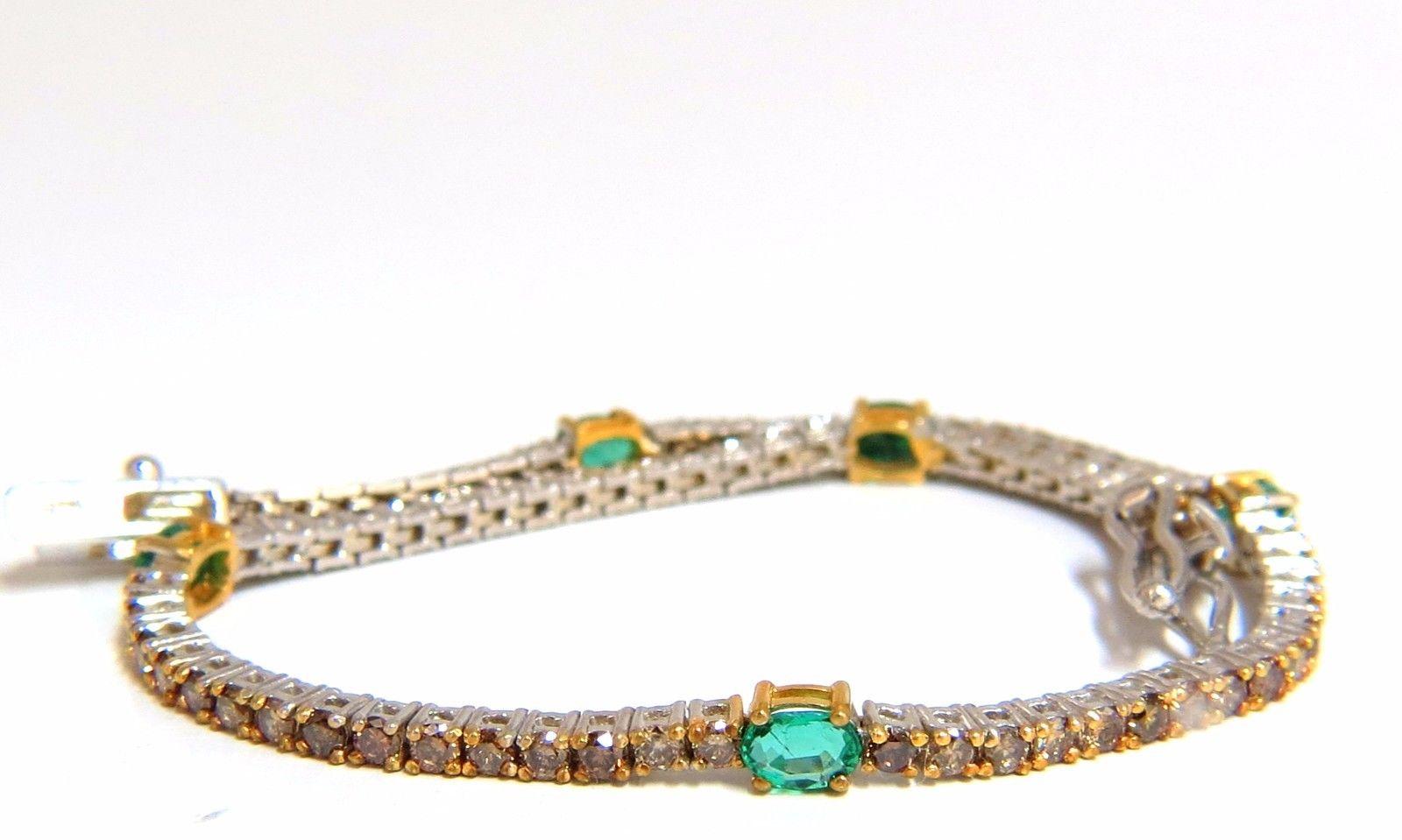Oval Cut 3.00 Carat Green Natural Emeralds Fancy Color Diamonds Tennis Bracelet 14 Karat For Sale