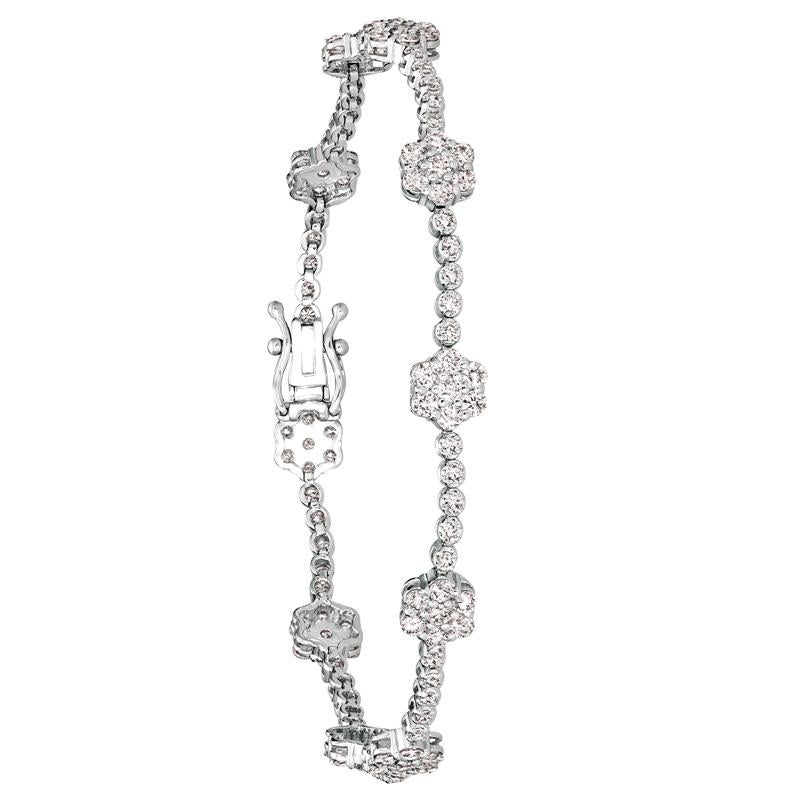 Taille ronde Bracelet fleur en or blanc 14 carats avec diamants naturels de 3,00 carats G SI en vente