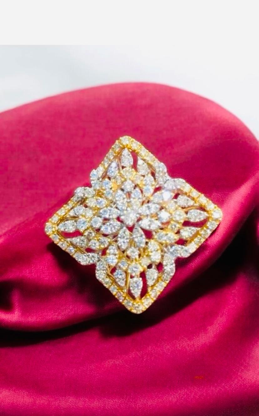 Bague cocktail en or avec diamants naturels de 3,00 carats Neuf - En vente à Massafra, IT