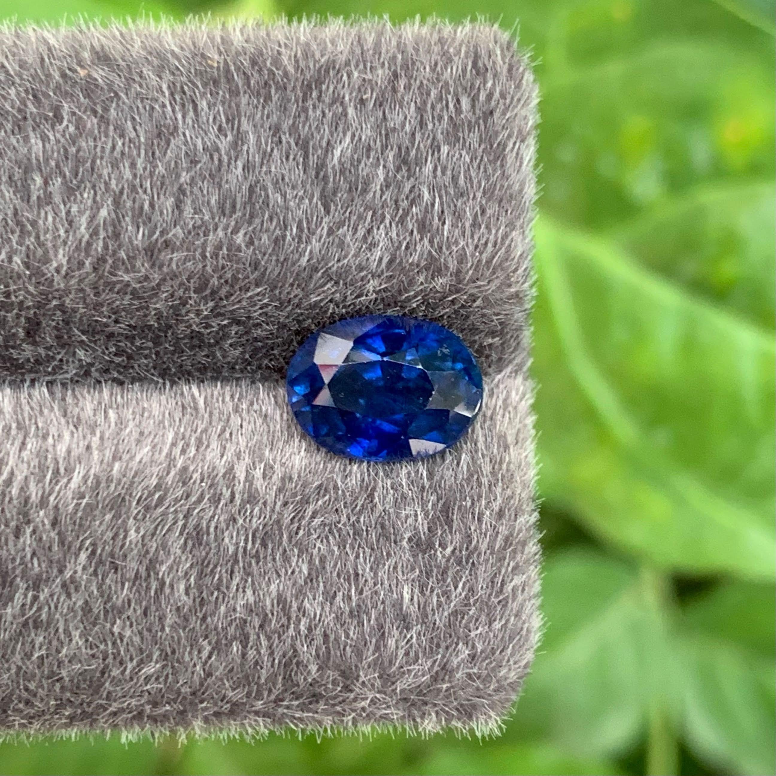 Weight 3.00 carat 
Dimensions 9.3x7.0x5.5mm
Treatment None 
Origin Sri Lankan 
Clarity VVS 
Shape Cut Oval 




This exquisite 3.00 carat loose sapphire features a rich royal blue hue, expertly cut in an elegant oval shape to showcase maximum