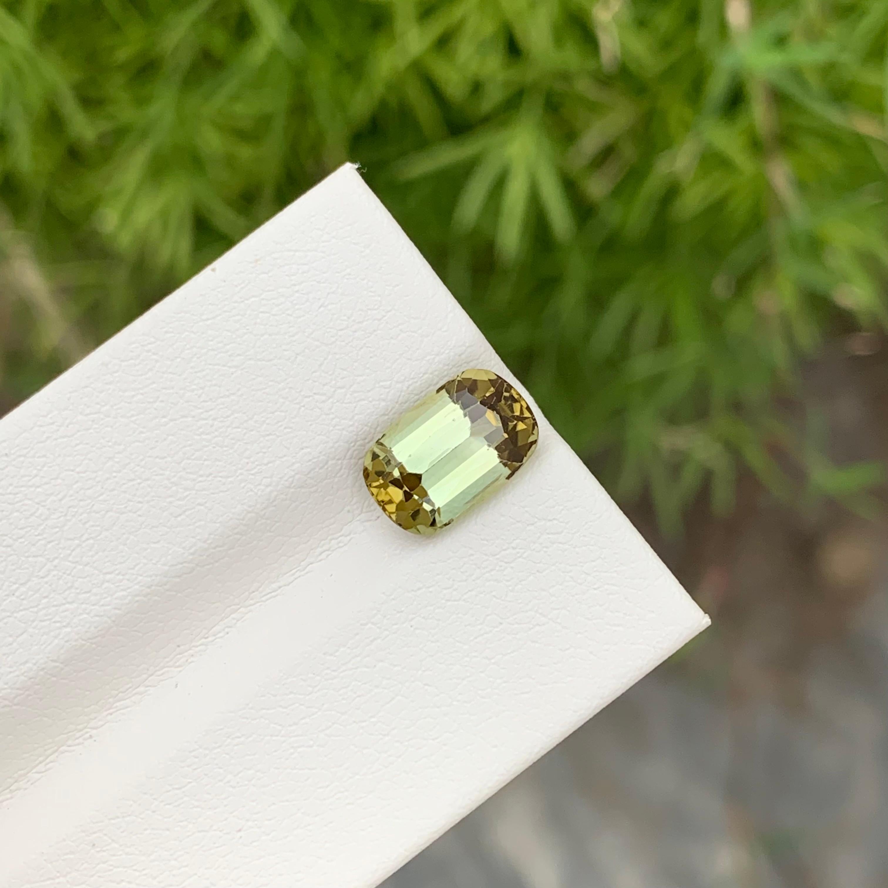 Beautiful 3 Carat Natural Loose Yellow Tourmaline Oval Shape Ring Gem  For Sale 2