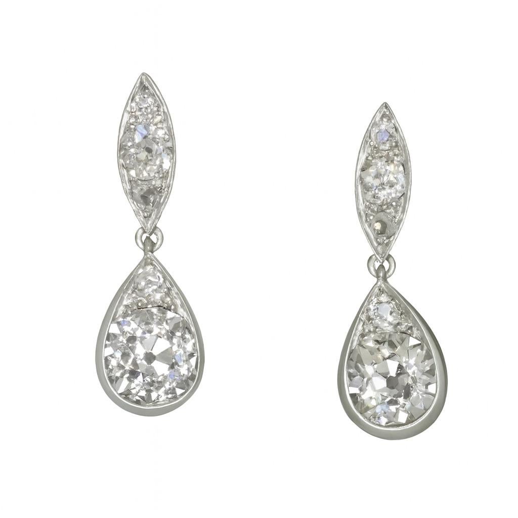 3.00 Karat Diamanten im Minenschliff Platin Tropfenohrringe (Alteuropäischer Brillantschliff) im Angebot