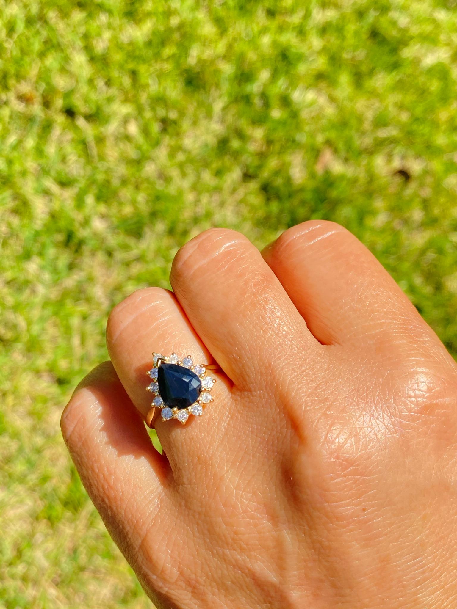 3.00 Carat Pear-Shape Blue Sapphire and Diamond 14K Yellow Gold Ring For Sale 2