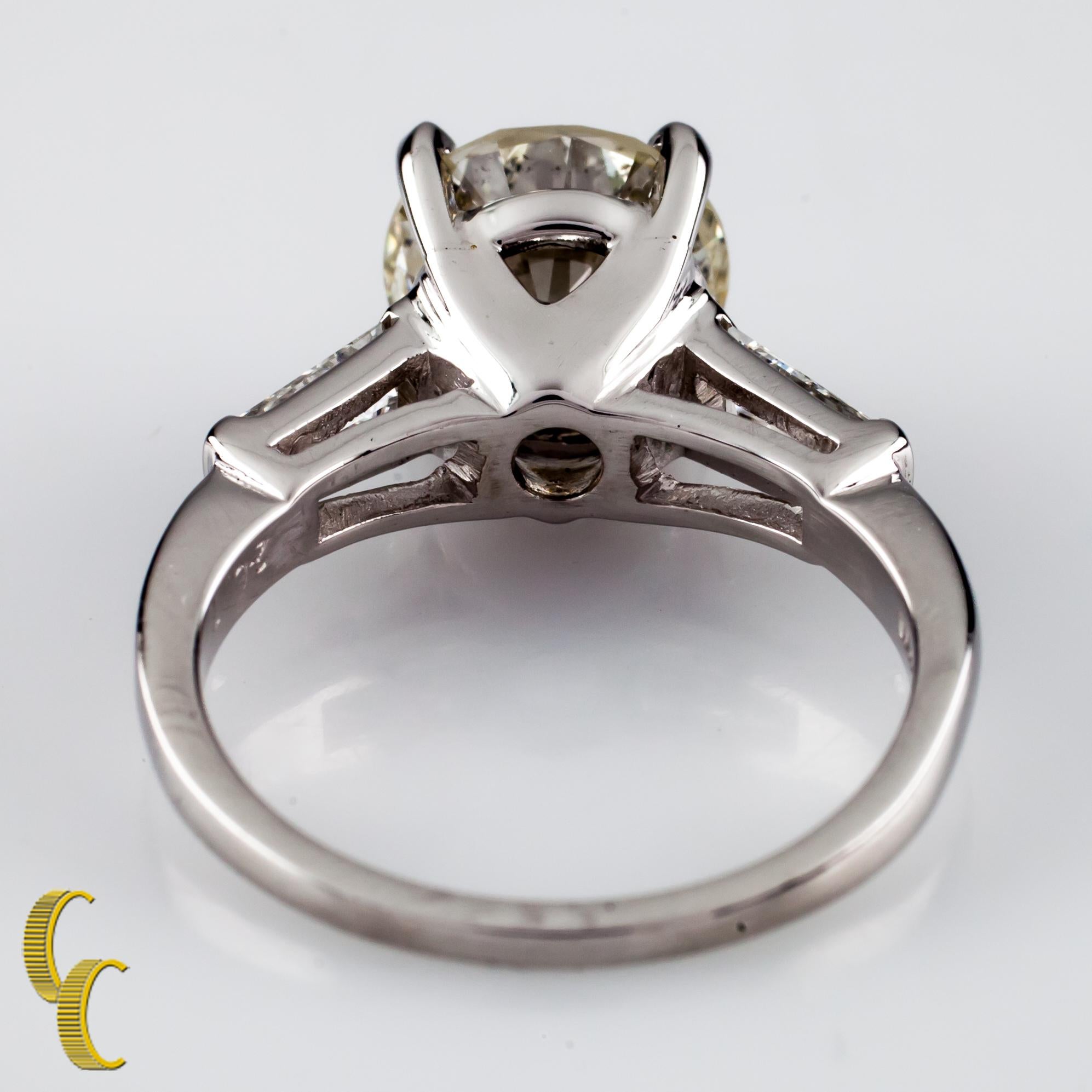 Round Cut 3.00 Carat Round Brilliant Diamond 18 Karat White Gold Engagement Ring For Sale