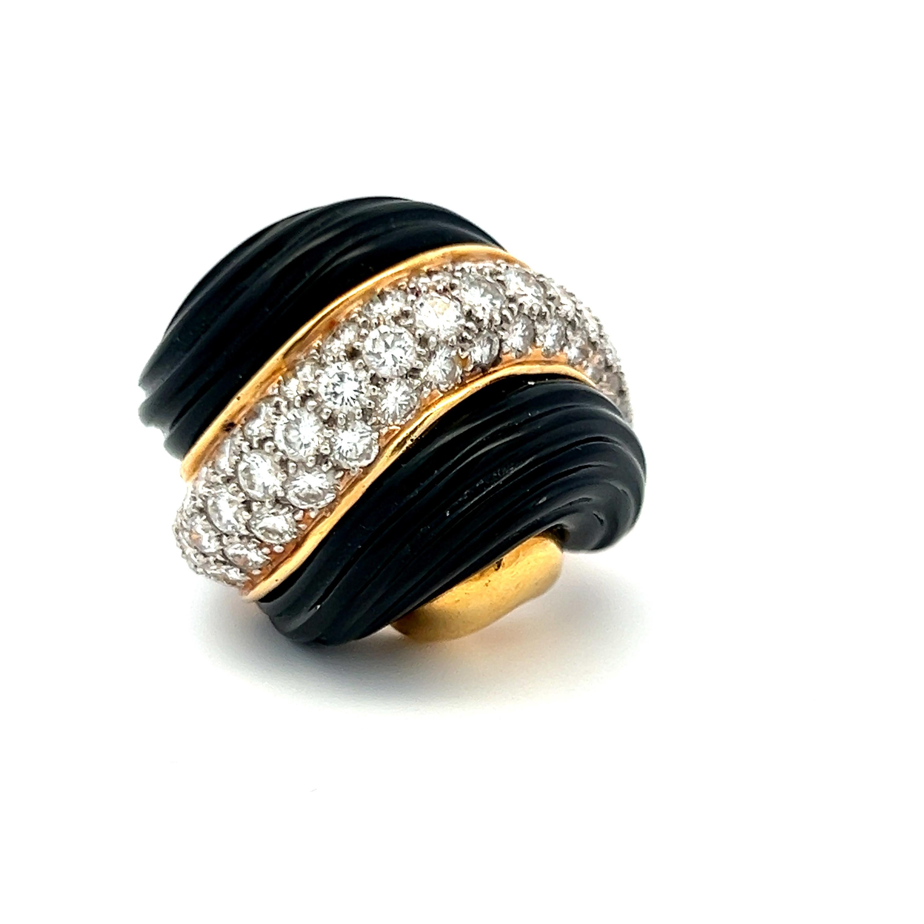 3.00 Carat Round Brilliant G VS1 Diamond 18 Karat Yellow Gold Cocktail Ring Pour femmes en vente