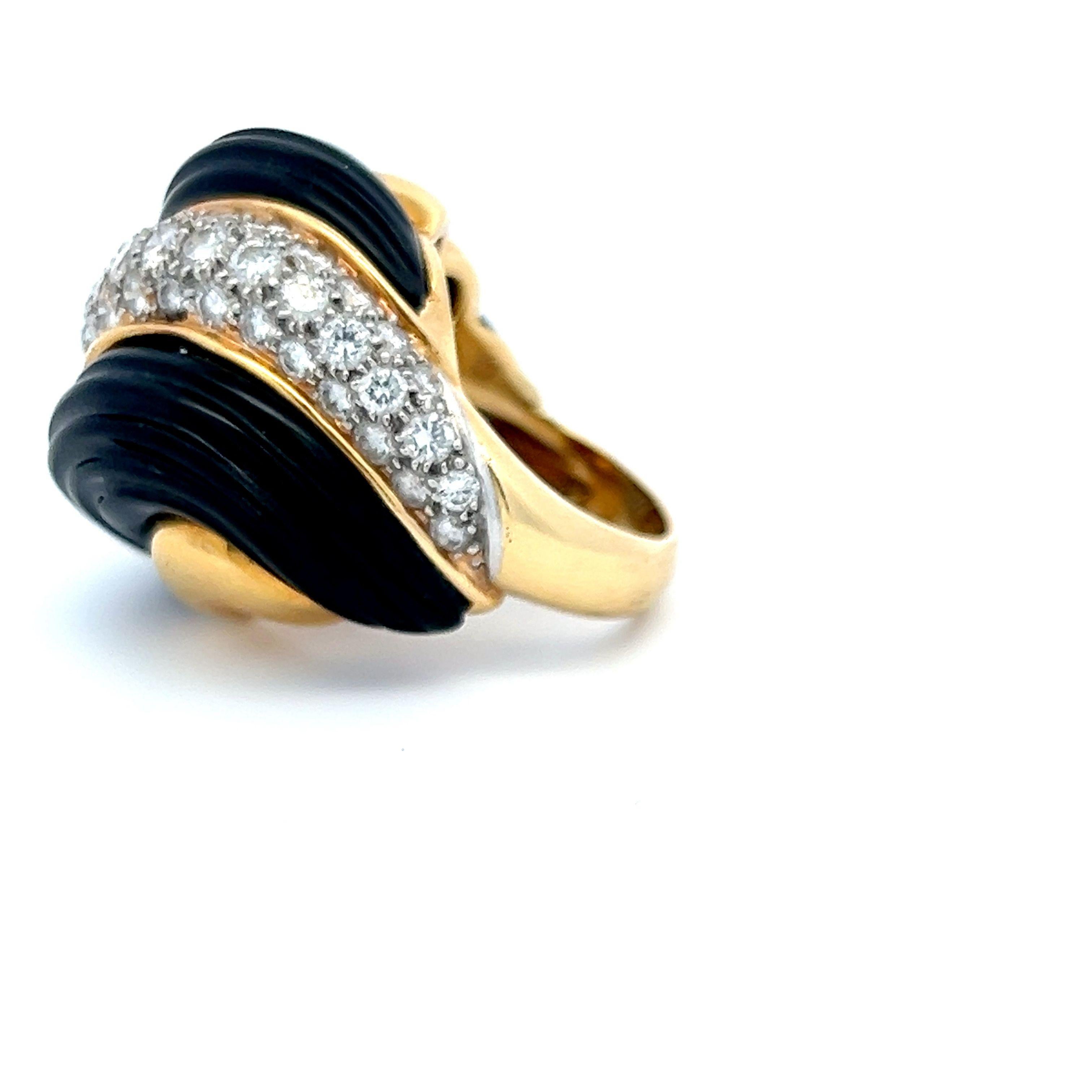 3.00 Carat Round Brilliant G VS1 Diamond 18 Karat Yellow Gold Cocktail Ring en vente 1