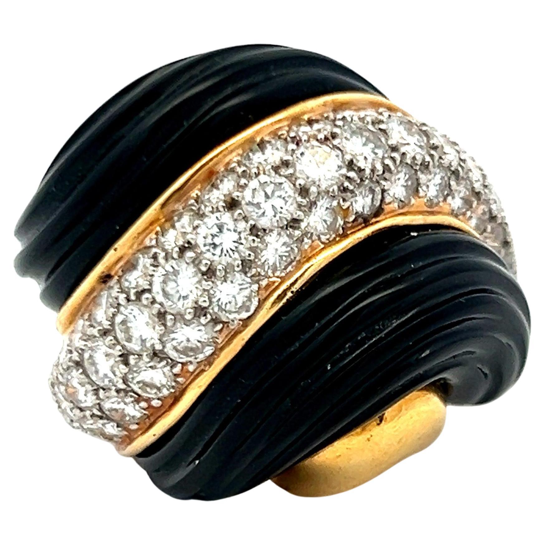 3.00 Carat Round Brilliant G VS1 Diamond 18 Karat Yellow Gold Cocktail Ring en vente