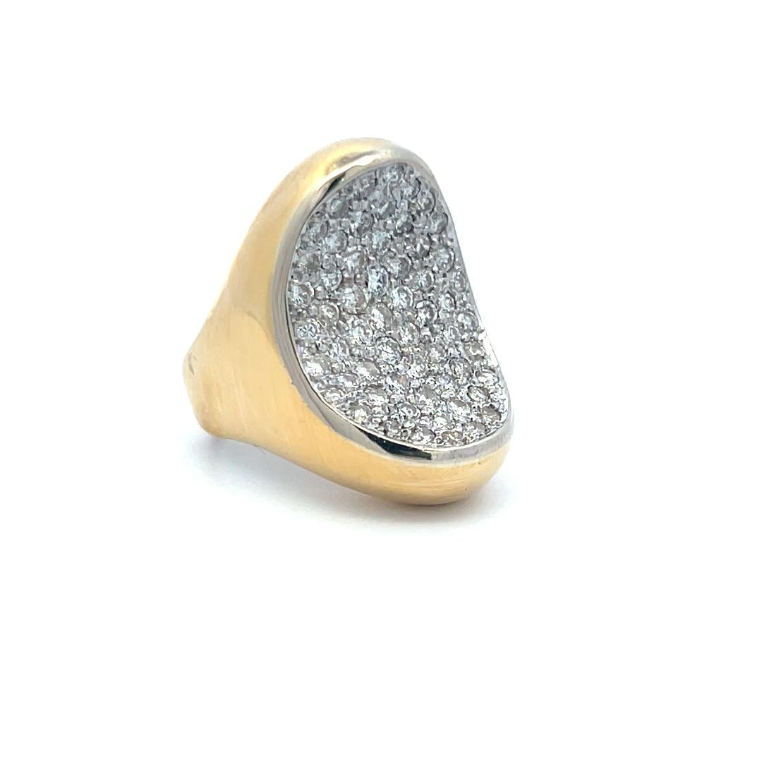 Anillo de cóctel de oro amarillo de 18 quilates con diamante I SI brillante redondo de 3,00 quilates en venta 2