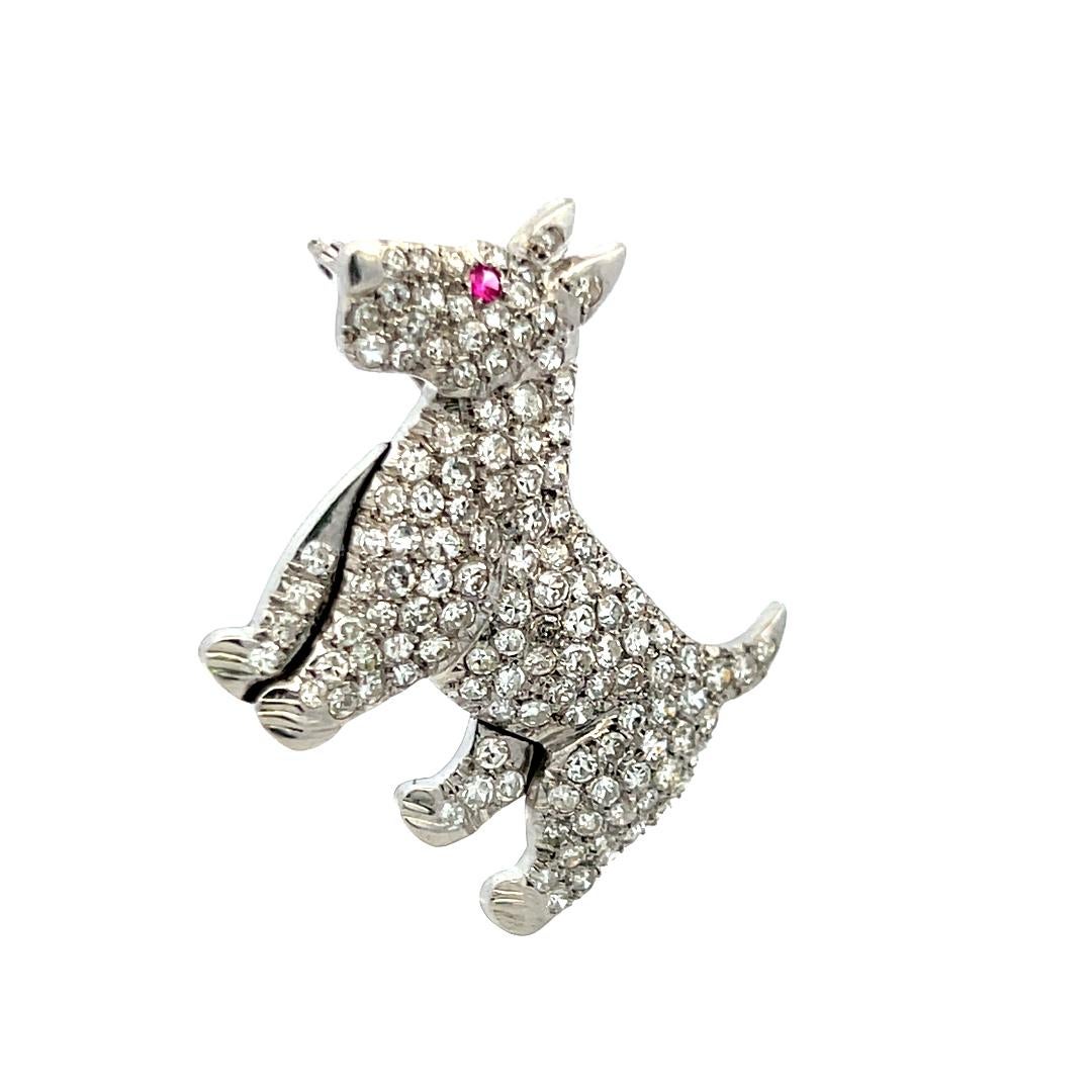 Diamante redondo de 3,00 quilates Rubí de 0,02 quilates Broche de oro blanco de 18 quilates en venta 2