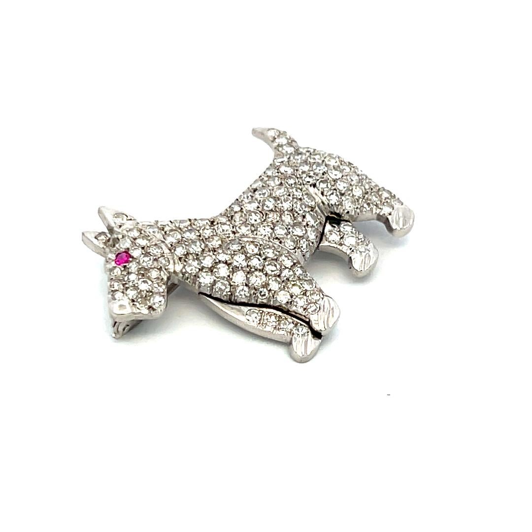 Diamante redondo de 3,00 quilates Rubí de 0,02 quilates Broche de oro blanco de 18 quilates en venta 4