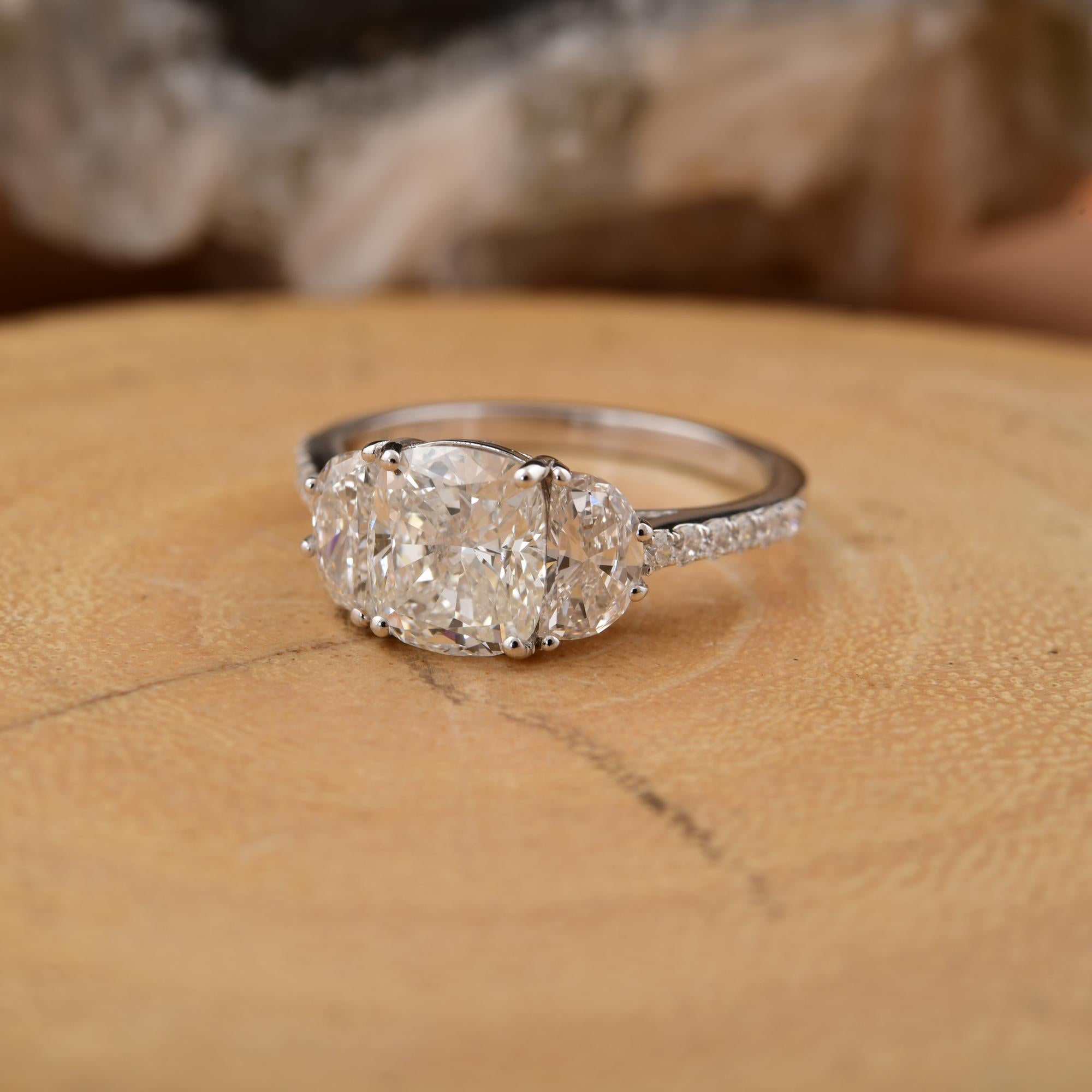3.00 Carat SI/H Brilliant Cut Diamond Cluster Ring 14k White Gold Fine Jewelry In New Condition For Sale In Diera, Dubai