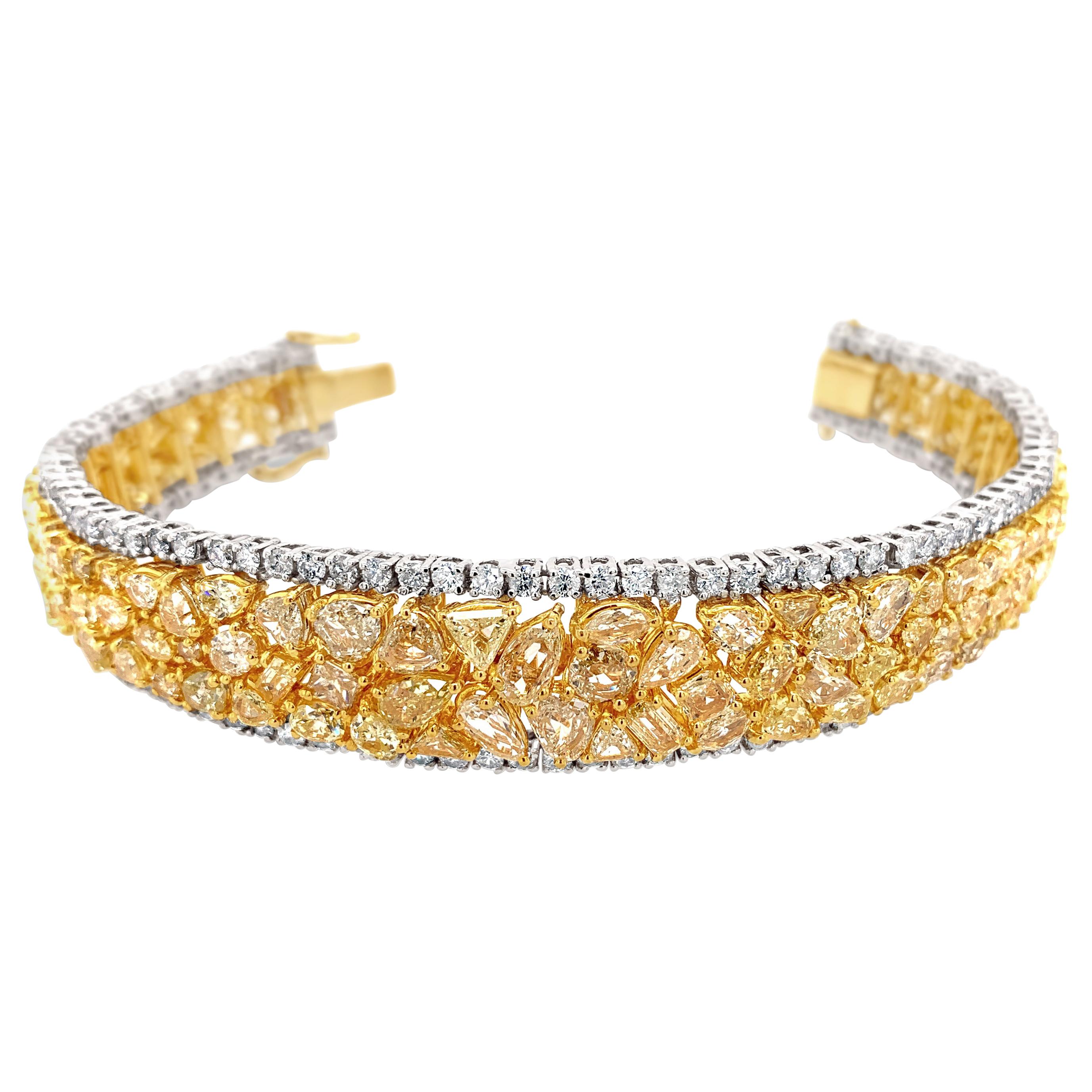 30.0 Carat 'Total Weight' 18 Karat Yellow and White Gold Diamond Bracelet