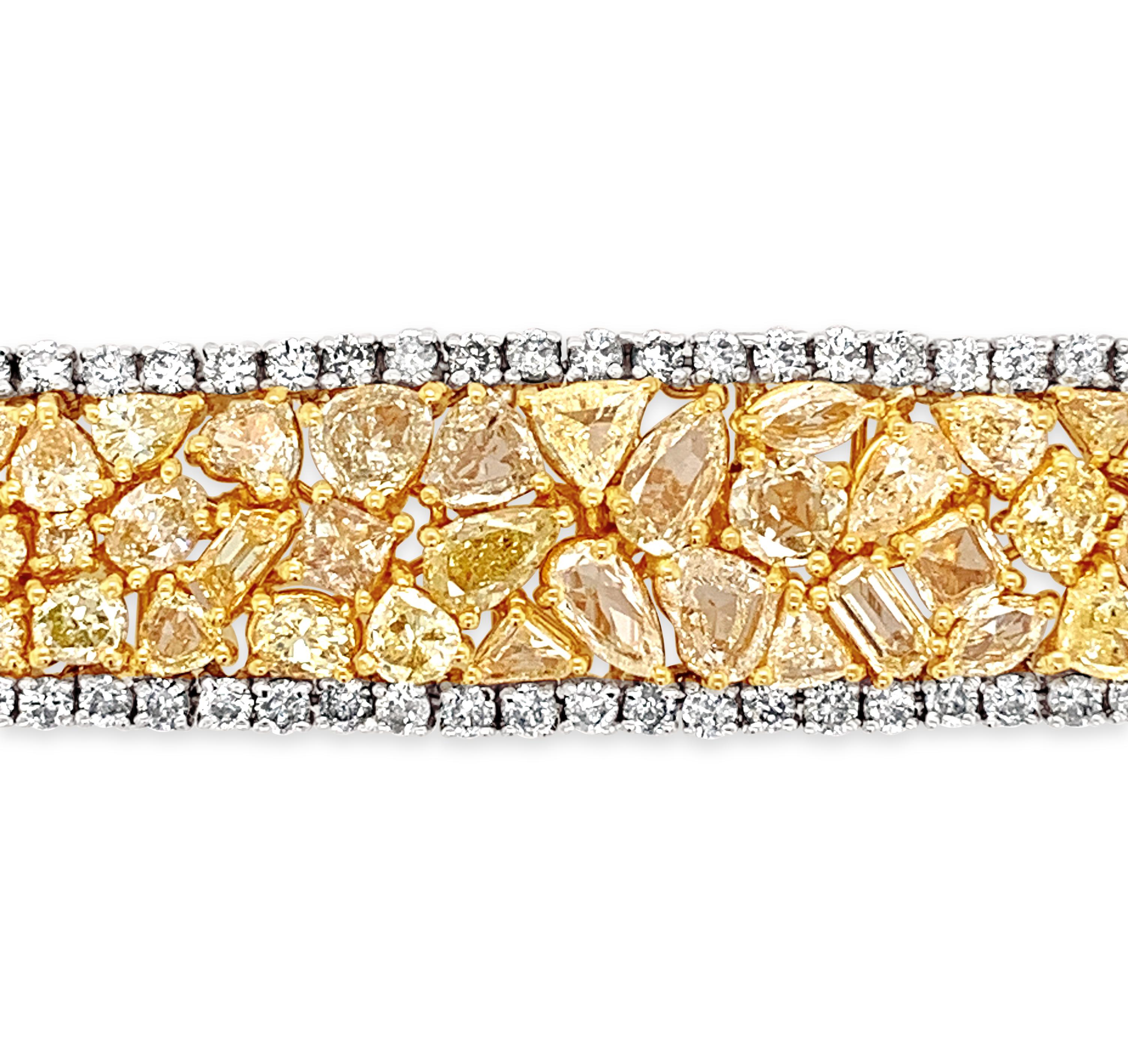 Women's or Men's 30.0 Carat 'Total Weight' 18 Karat Yellow and White Gold Diamond Bracelet For Sale