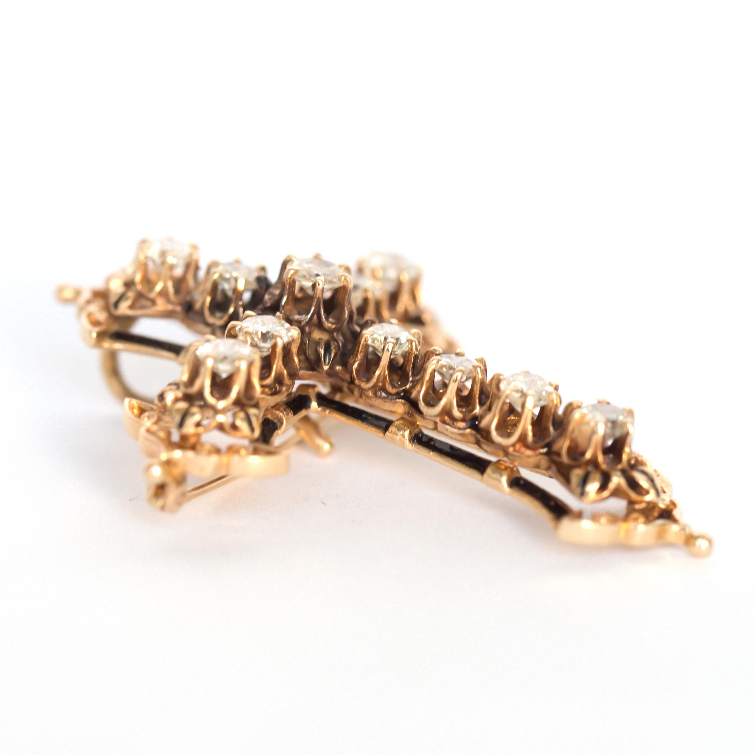 Retro 3.00 Carat Total Weight Diamond Yellow Gold Brooch For Sale