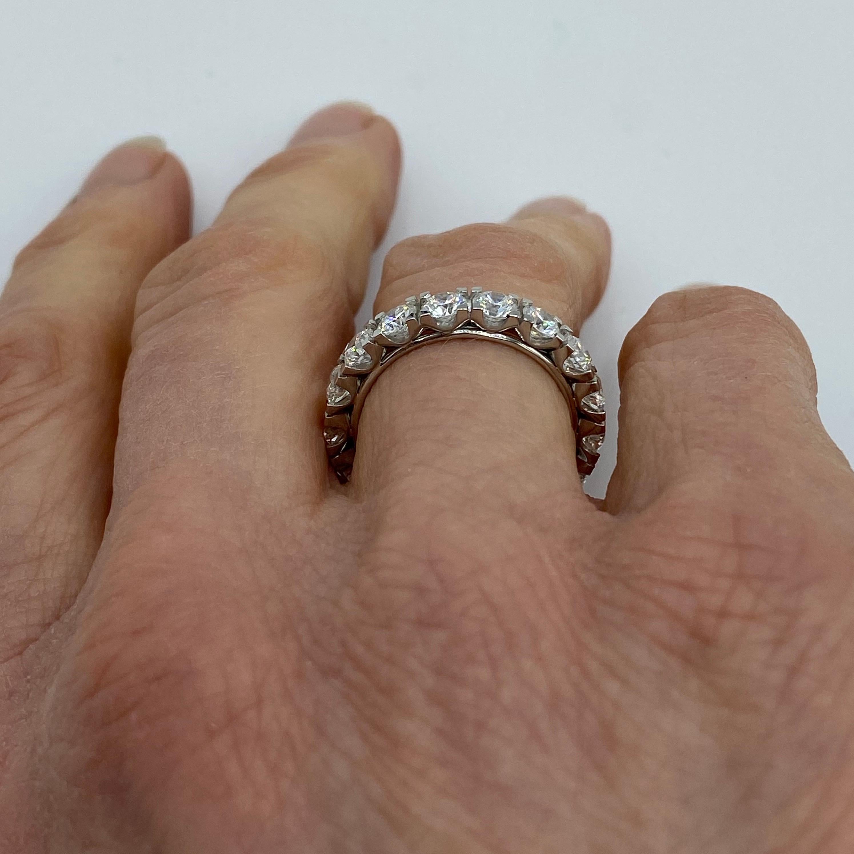 Engagement 3.00 Carat White Diamond Platinum Band Eternity Ring Made in Italy For Sale 1