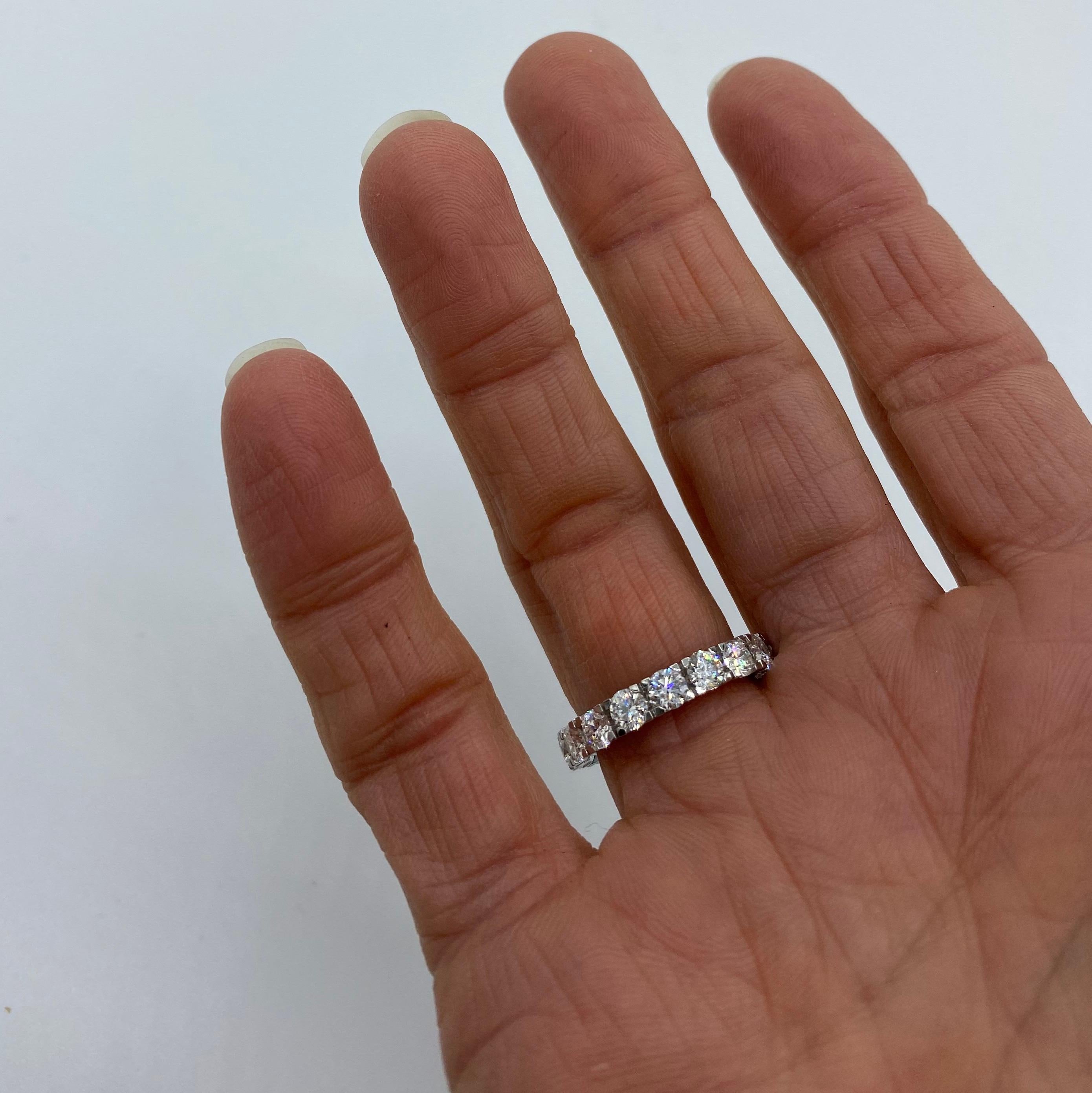 Engagement 3.00 Carat White Diamond Platinum Band Eternity Ring Made in Italy For Sale 3