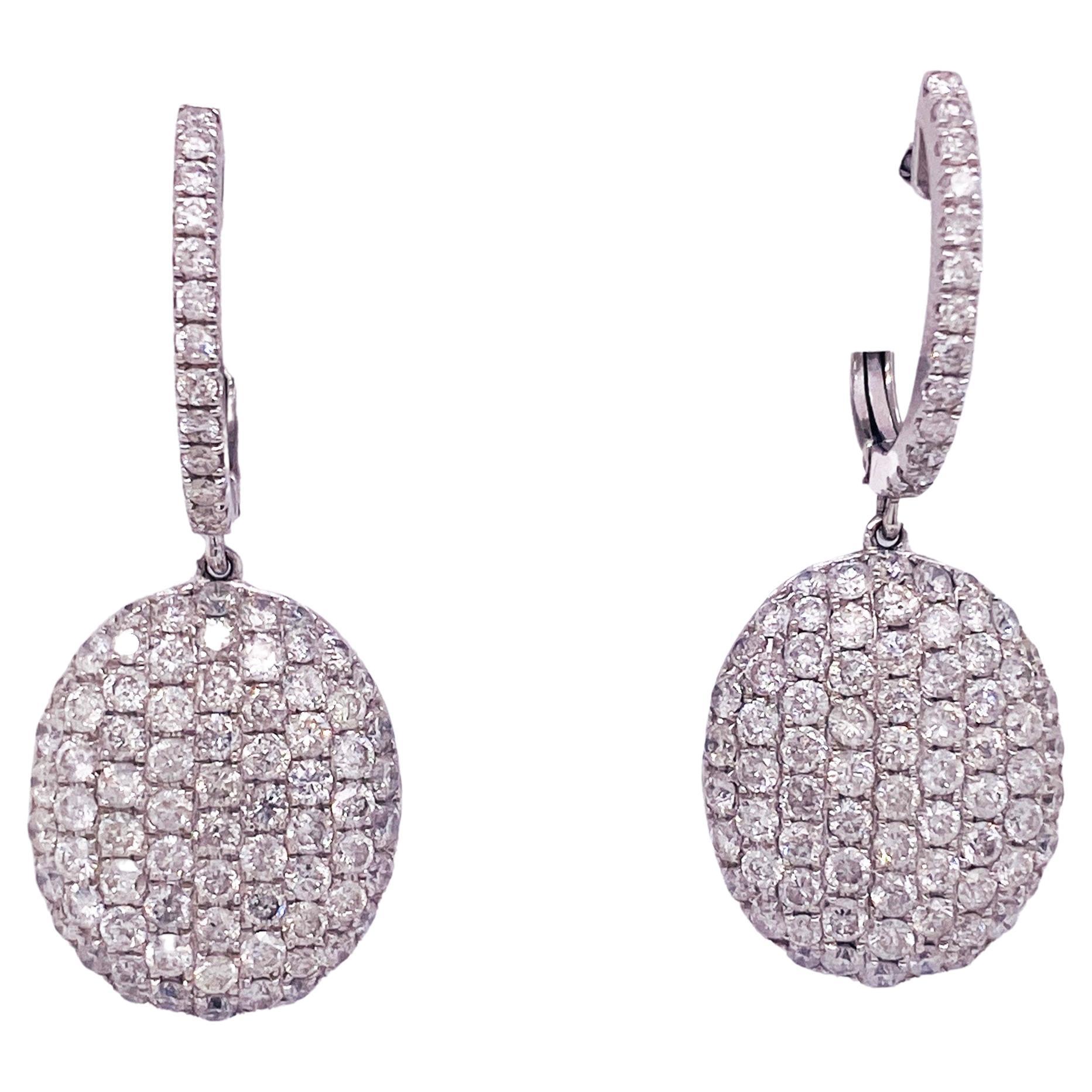 3.00 Carats Pavé Diamants Huggie Hoops & Oval Drops 1.4-inches 14K White Gold en vente
