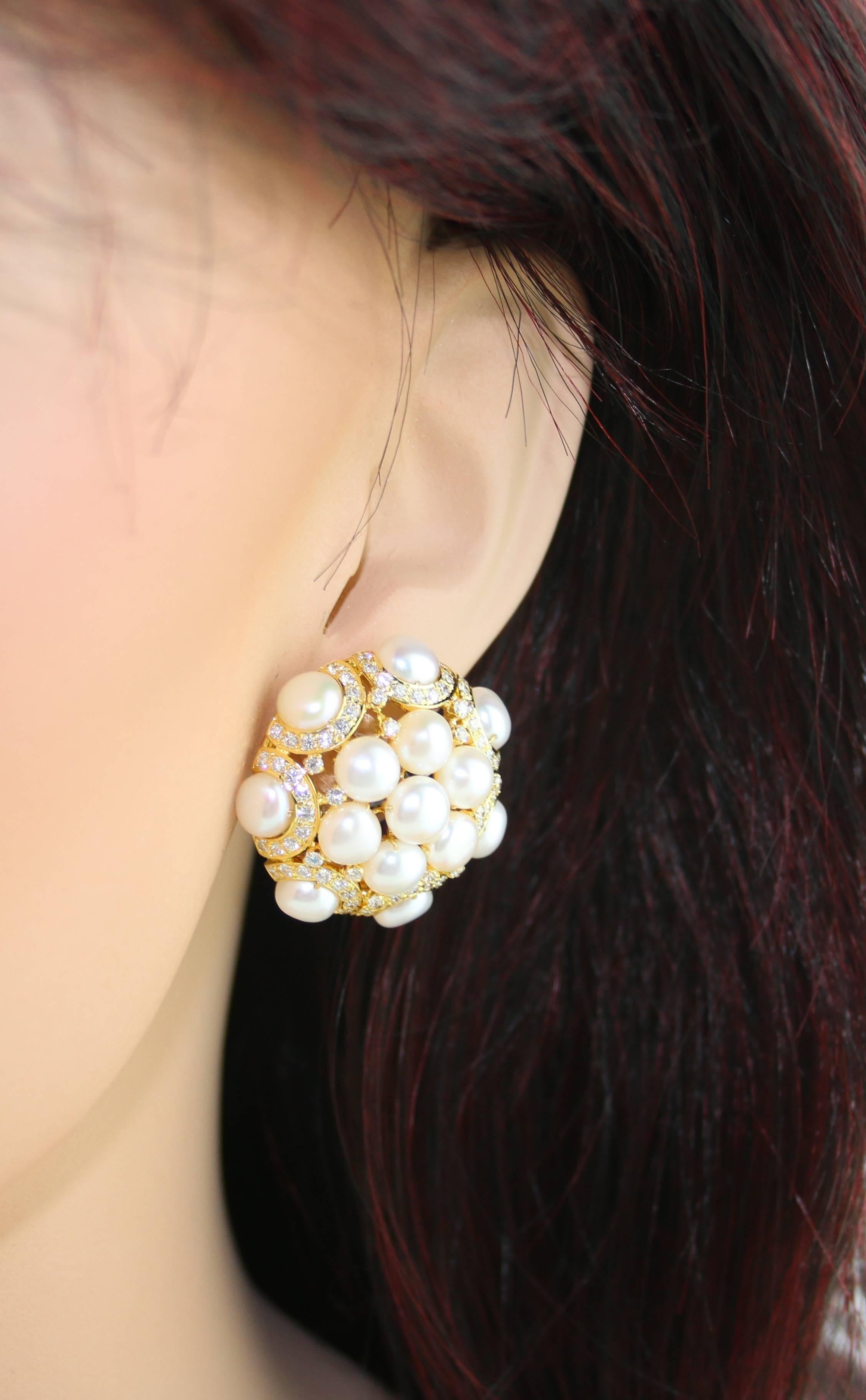 Contemporary 3.00 Carat Diamonds and Pearls Clip-On Gold Button Earrings For Sale