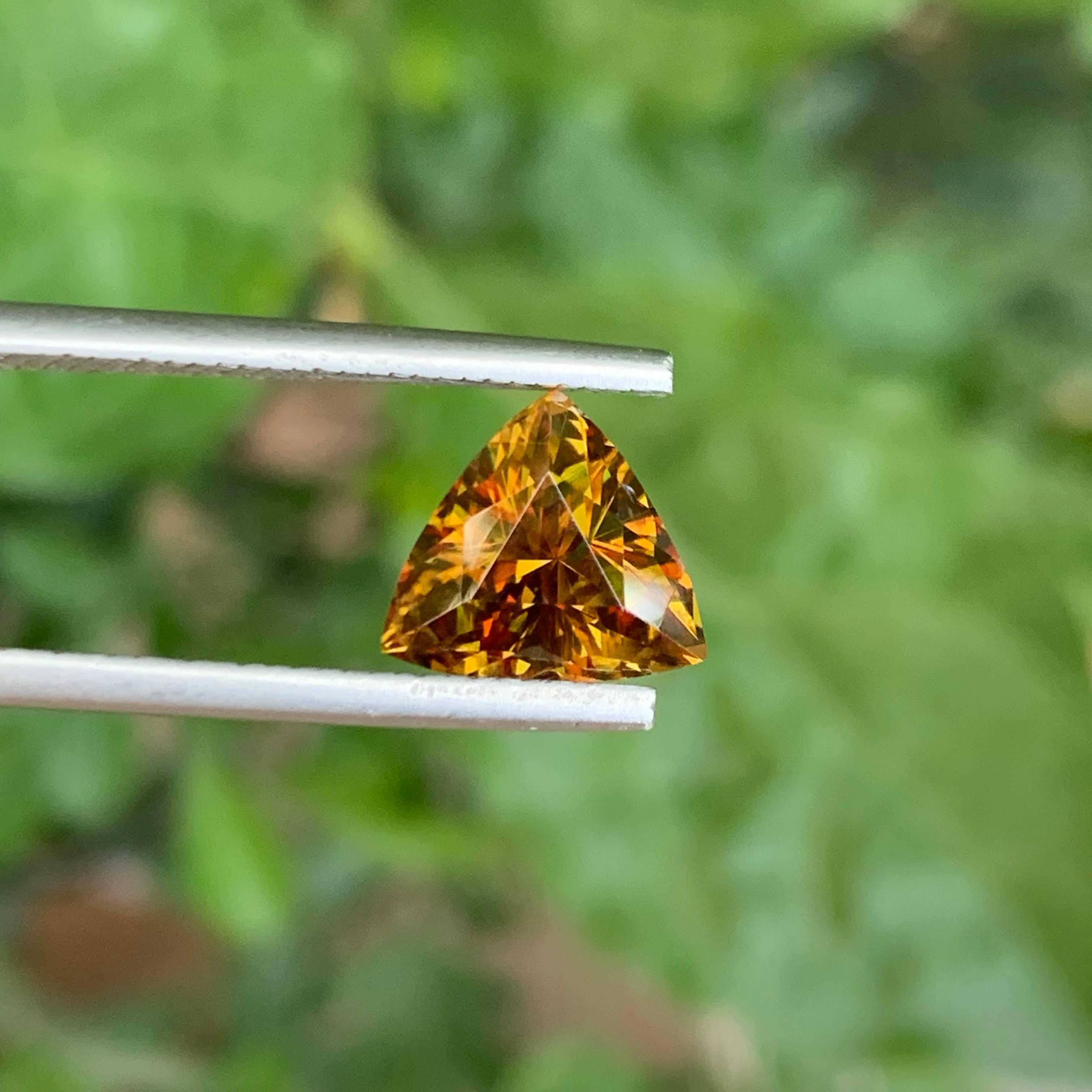 da uomo o donna 3,00 carati Pietra di sfene di alta qualità con taglio a brillante Gemma naturale pakistana in vendita
