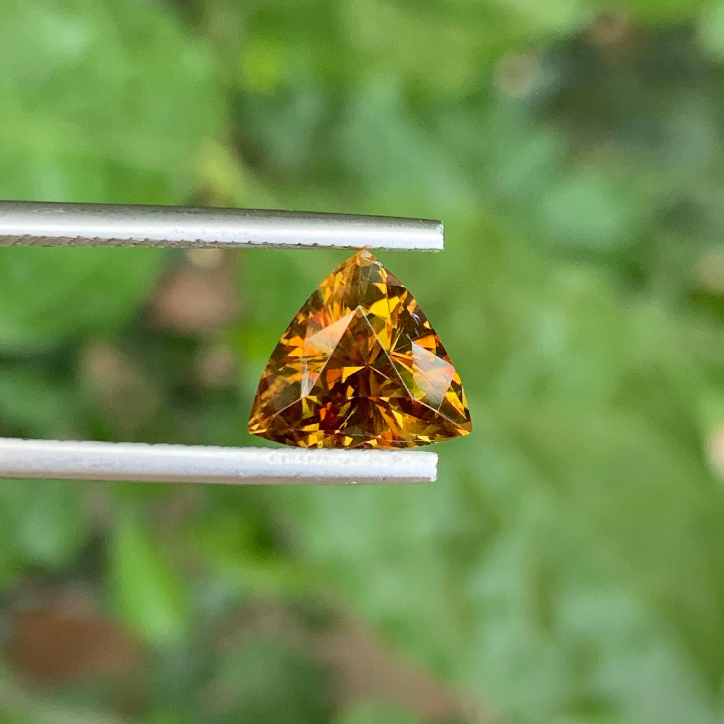 3,00 carati Pietra di sfene di alta qualità con taglio a brillante Gemma naturale pakistana in vendita 2