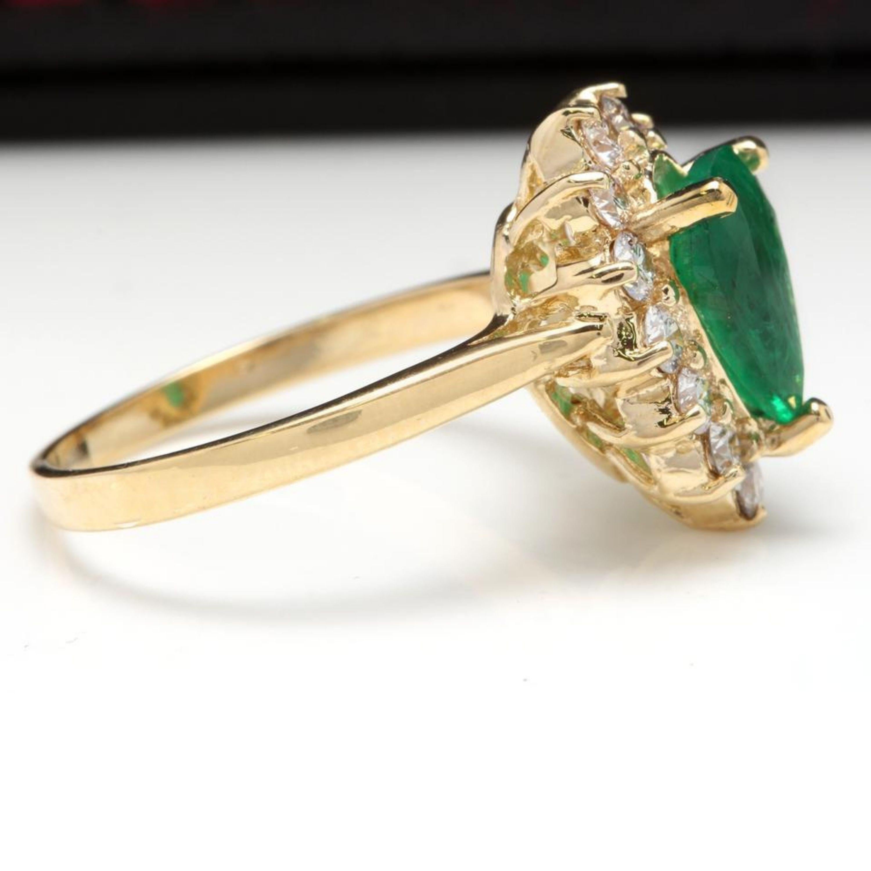 Emerald Cut 3.00 Carat Natural Emerald and Diamond 14 Karat Solid Yellow Gold Ring For Sale