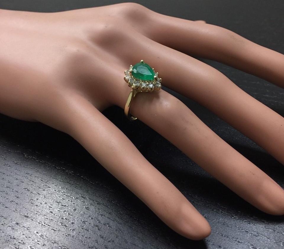 3.00 Carat Natural Emerald and Diamond 14 Karat Solid Yellow Gold Ring For Sale 2