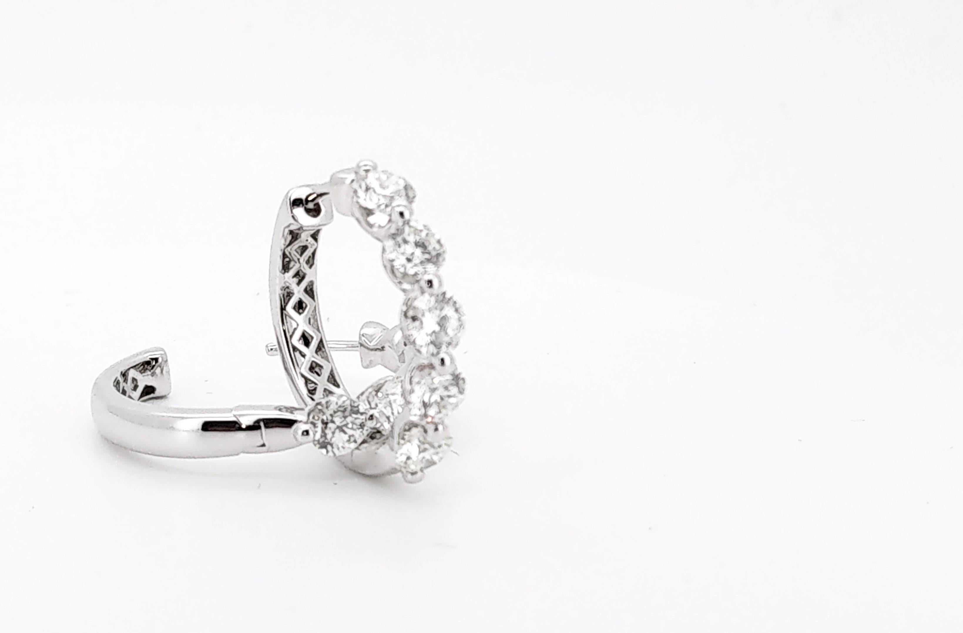 Boucles d'oreilles rondes en or blanc 14k avec cinq diamants naturels de 3,00 carats Pour femmes en vente