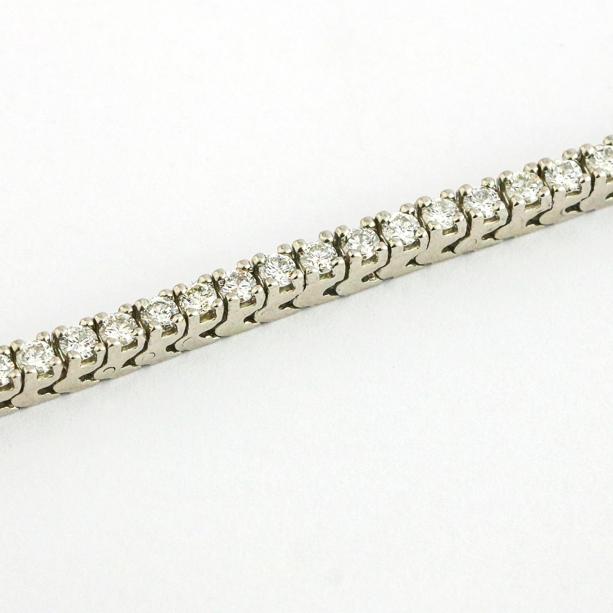 3.00 Carat Round Diamond Platinum Tennis Bracelet In Good Condition For Sale In Fort Lauderdale, FL