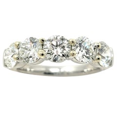 Bague à anneau semi-éternité en platine et or avec 5 diamants ronds de 3,00 carats au total