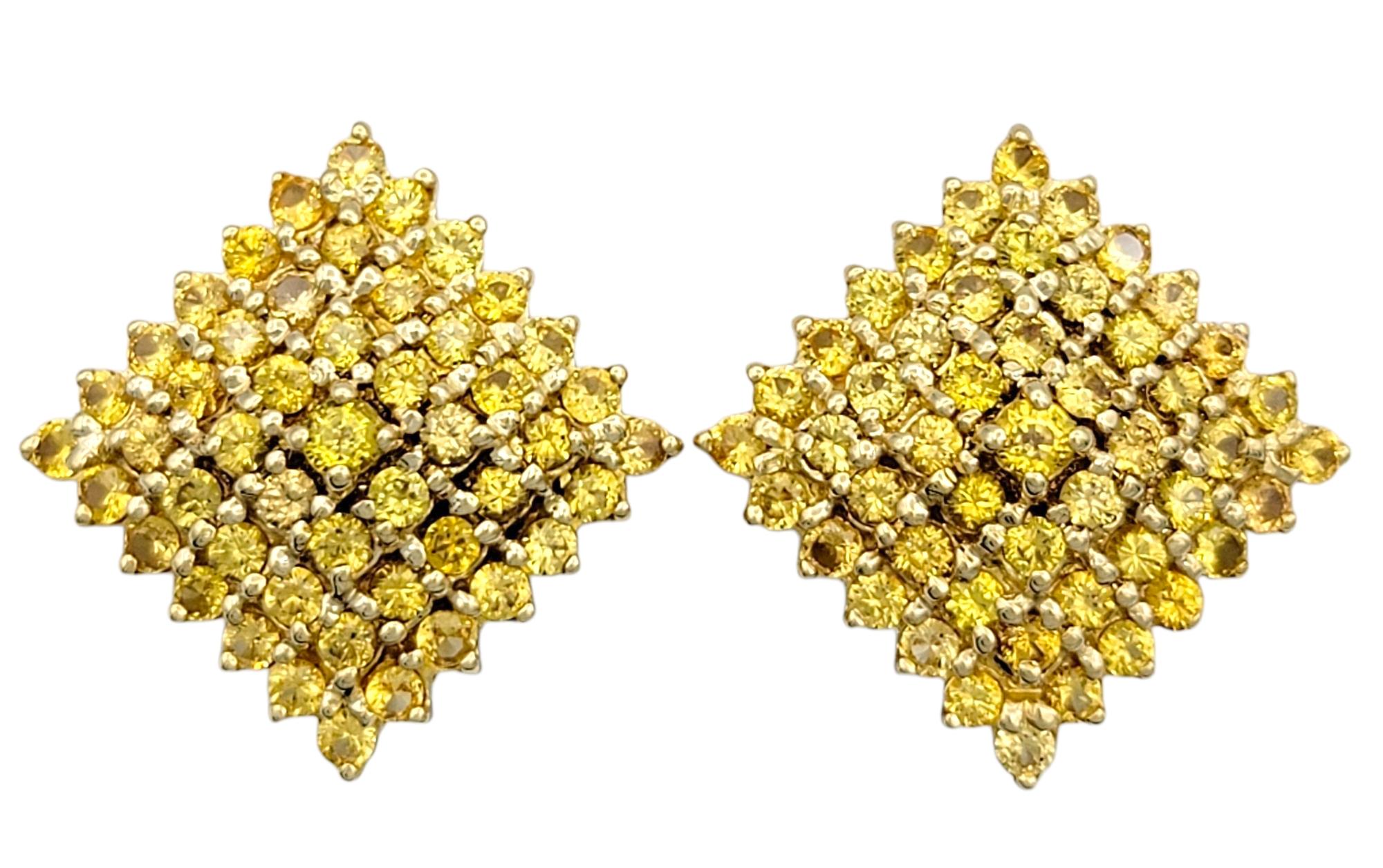 Contemporain 3.00 Carats Total Pavé Yellow Sapphire Squared Stud Earrings in 18 Karat Gold en vente